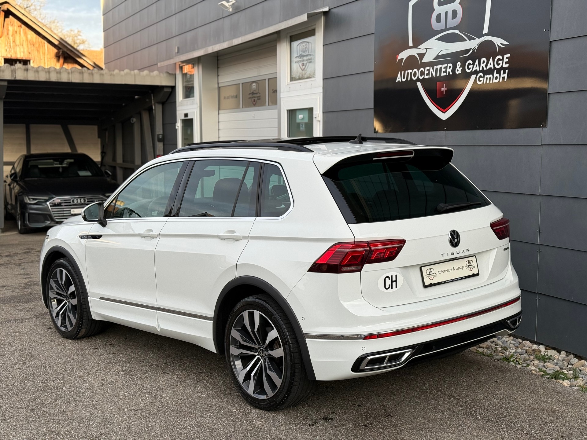 VW Tiguan 2.0 TDI SCR R-Line 4Motion DSG-image-5