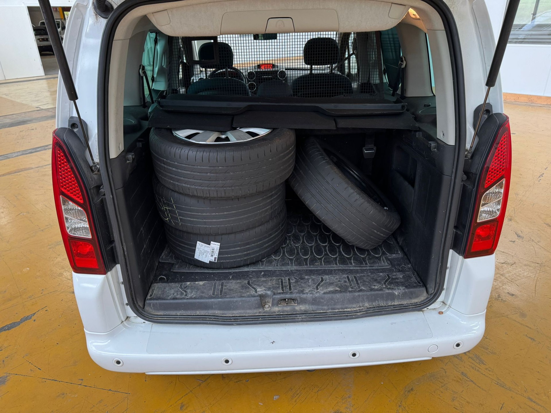CITROEN Berlingo 1.2i Feel-image-6