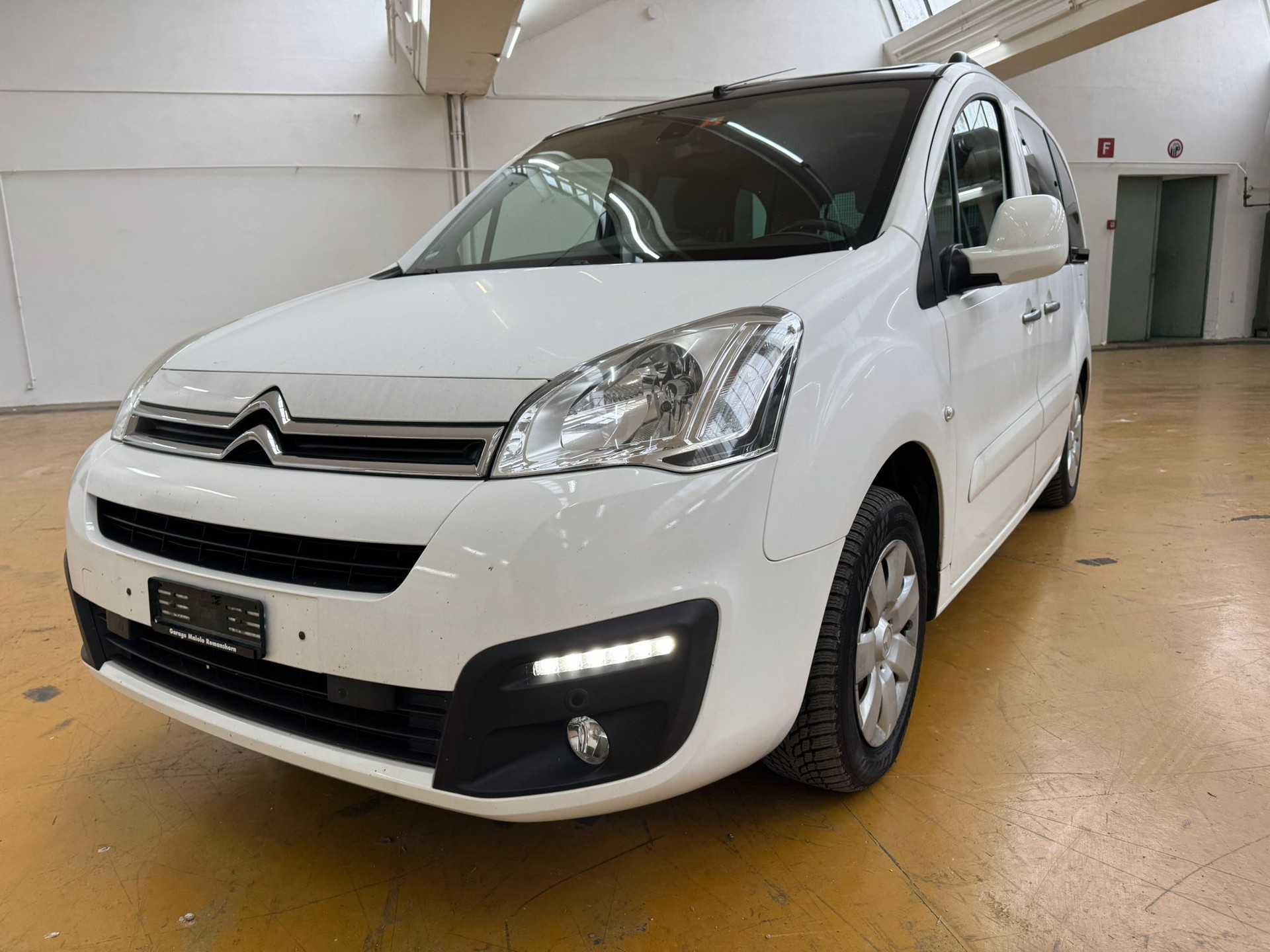 CITROEN Berlingo 1.2i Feel-image-0