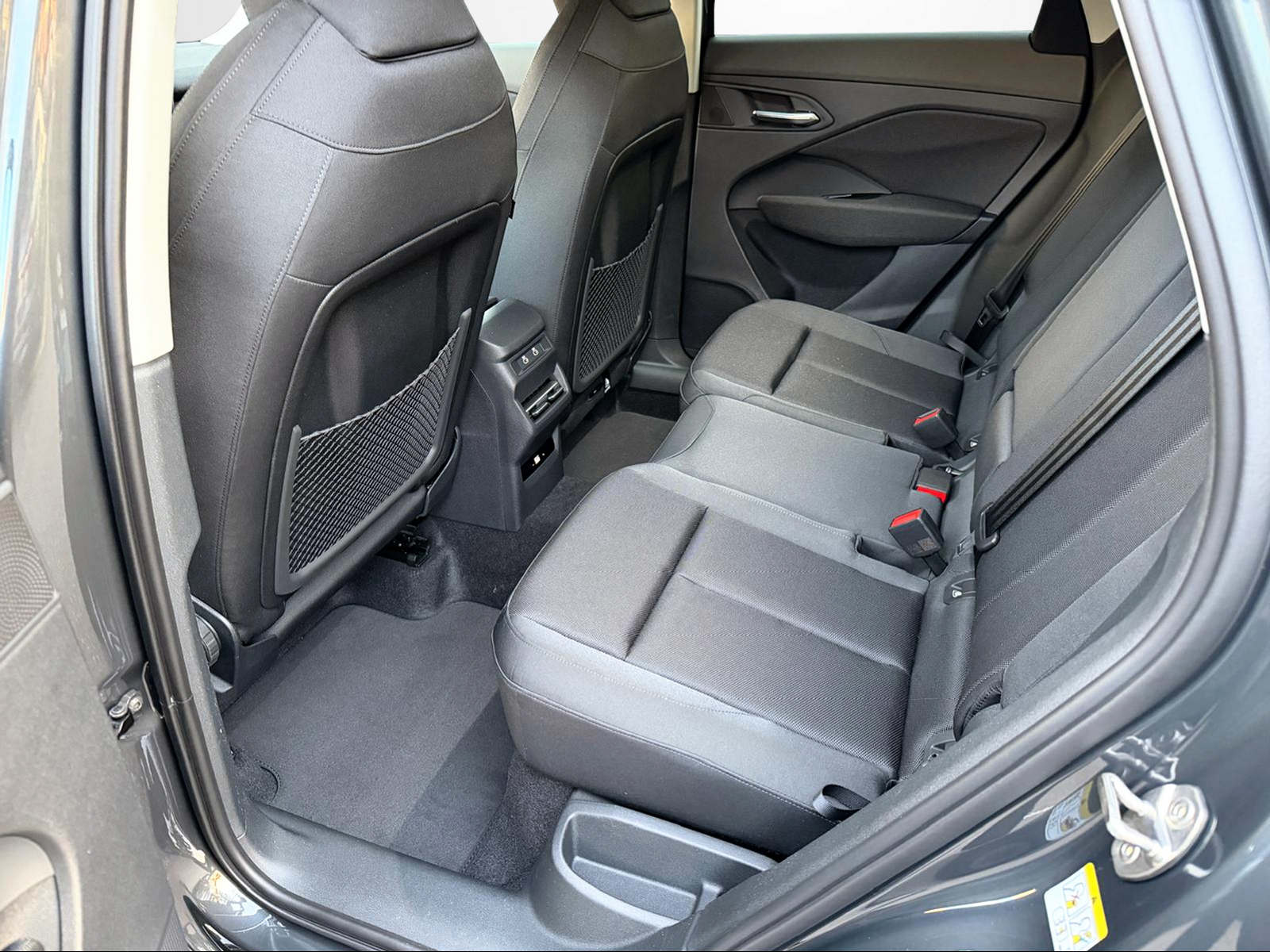 AUDI Q3 SUV 110 kW TFSI S tronic-image-11