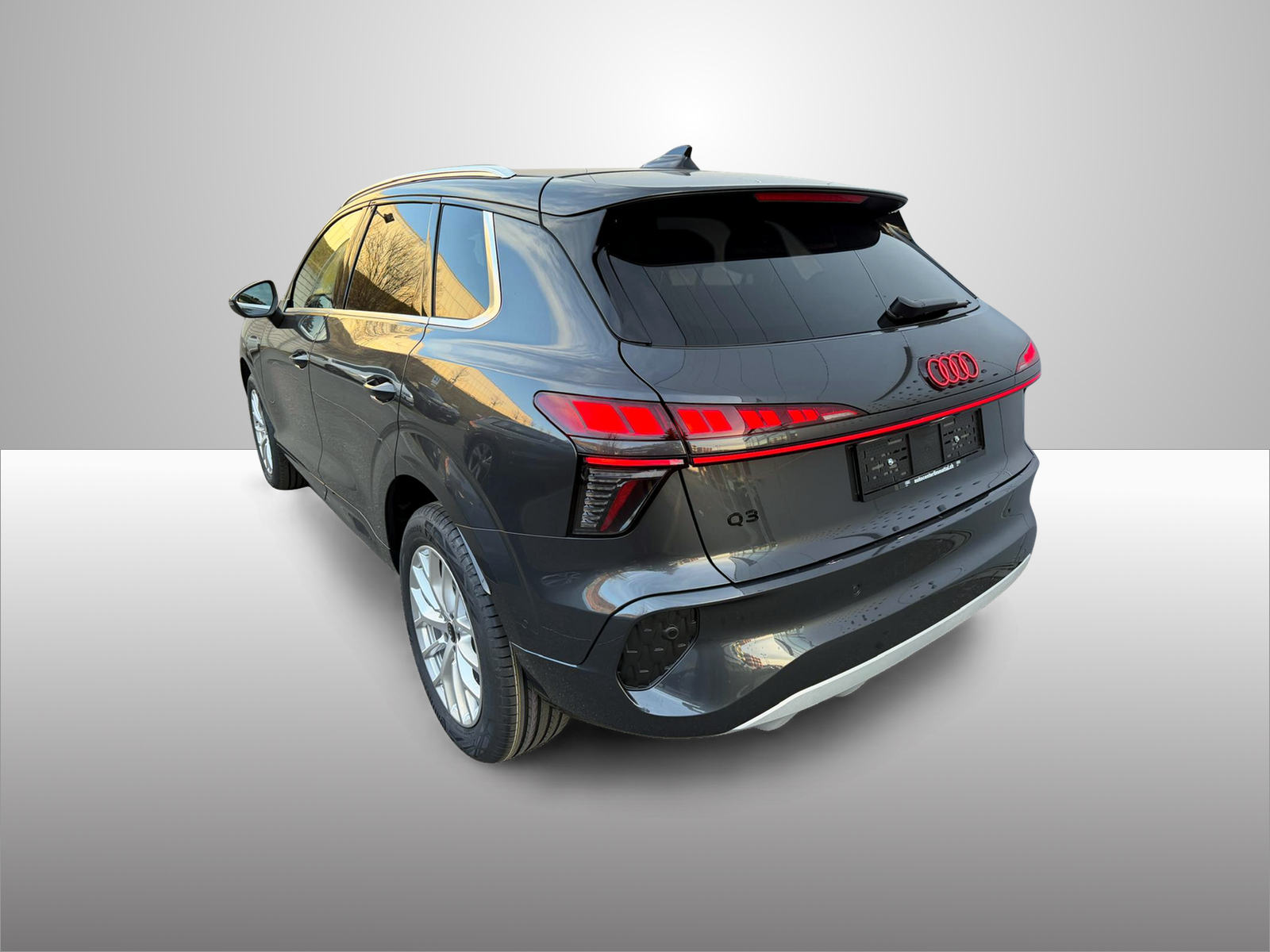 AUDI Q3 SUV 110 kW TFSI S tronic-image-12
