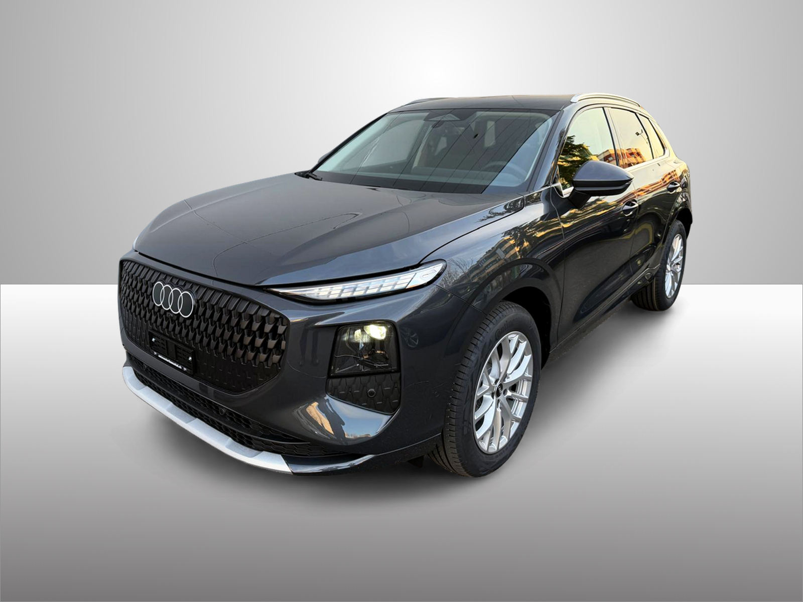 AUDI Q3 SUV 110 kW TFSI S tronic-image-0