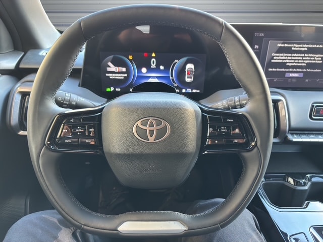 TOYOTA Urban Cruiser 61 kWh Trend AWD-image-10