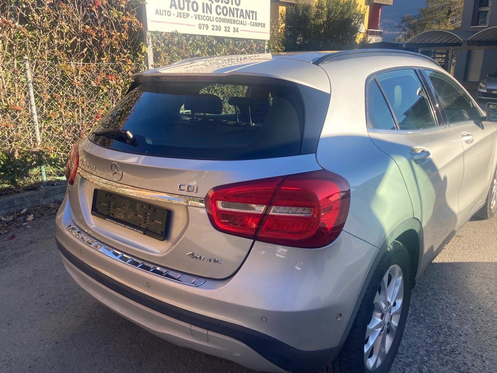 MERCEDES-BENZ GLA 200 CDI Style 4Matic 7G-DCT-image-4