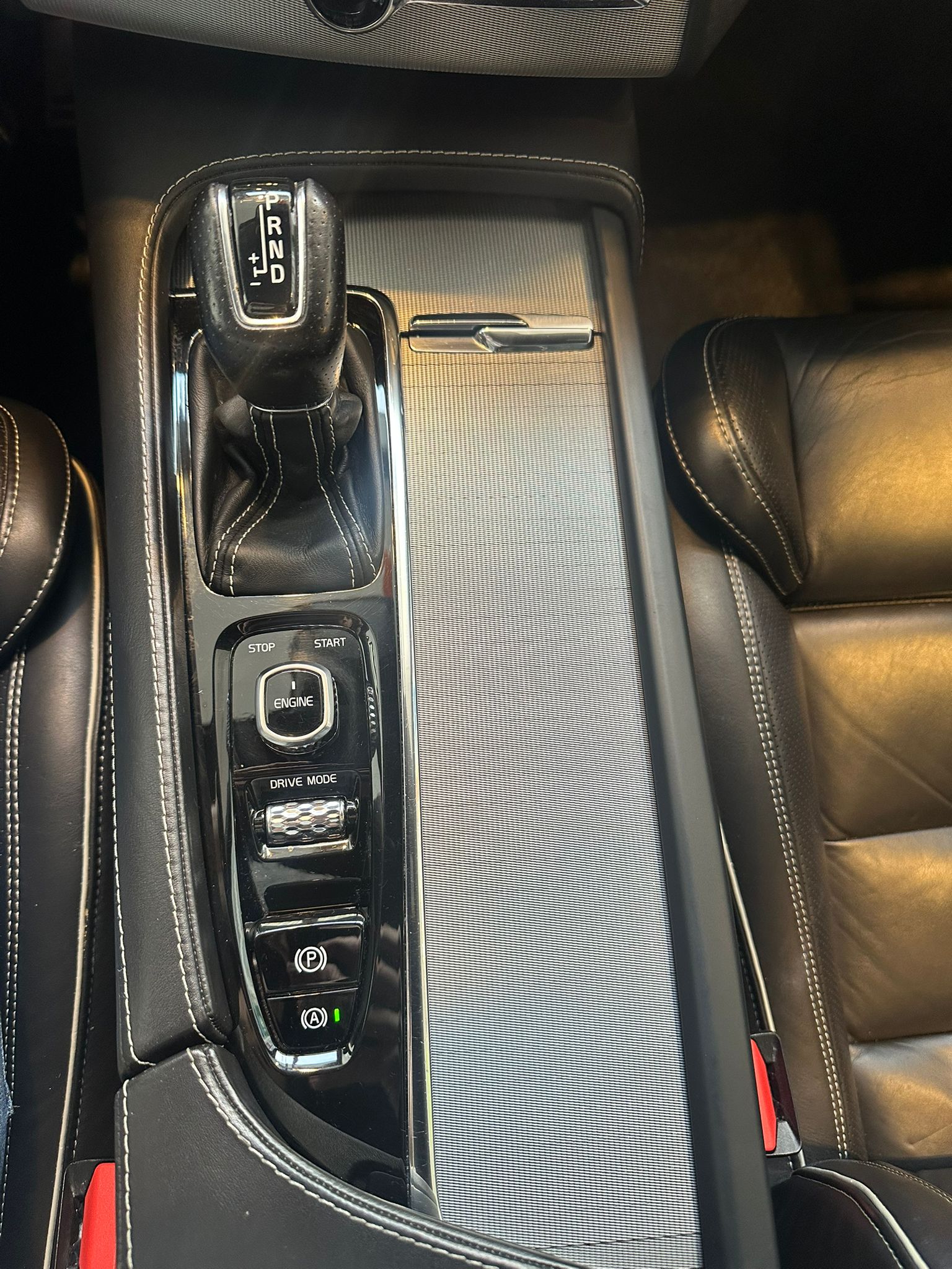 VOLVO XC90 T6 AWD R-Design Geartronic-image-15