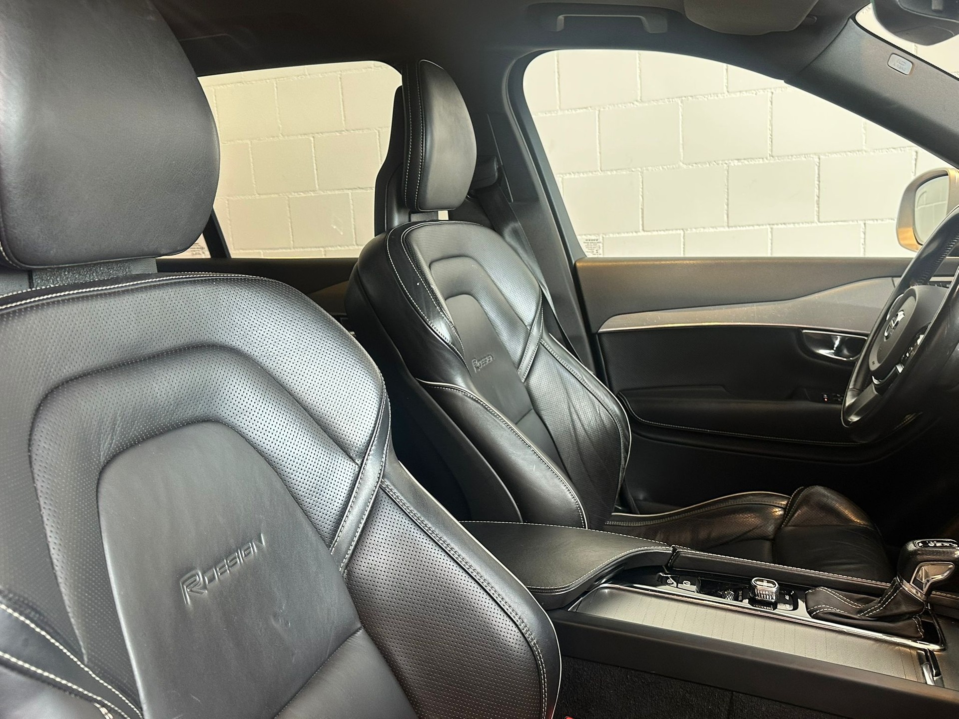 VOLVO XC90 T6 AWD R-Design Geartronic-image-10
