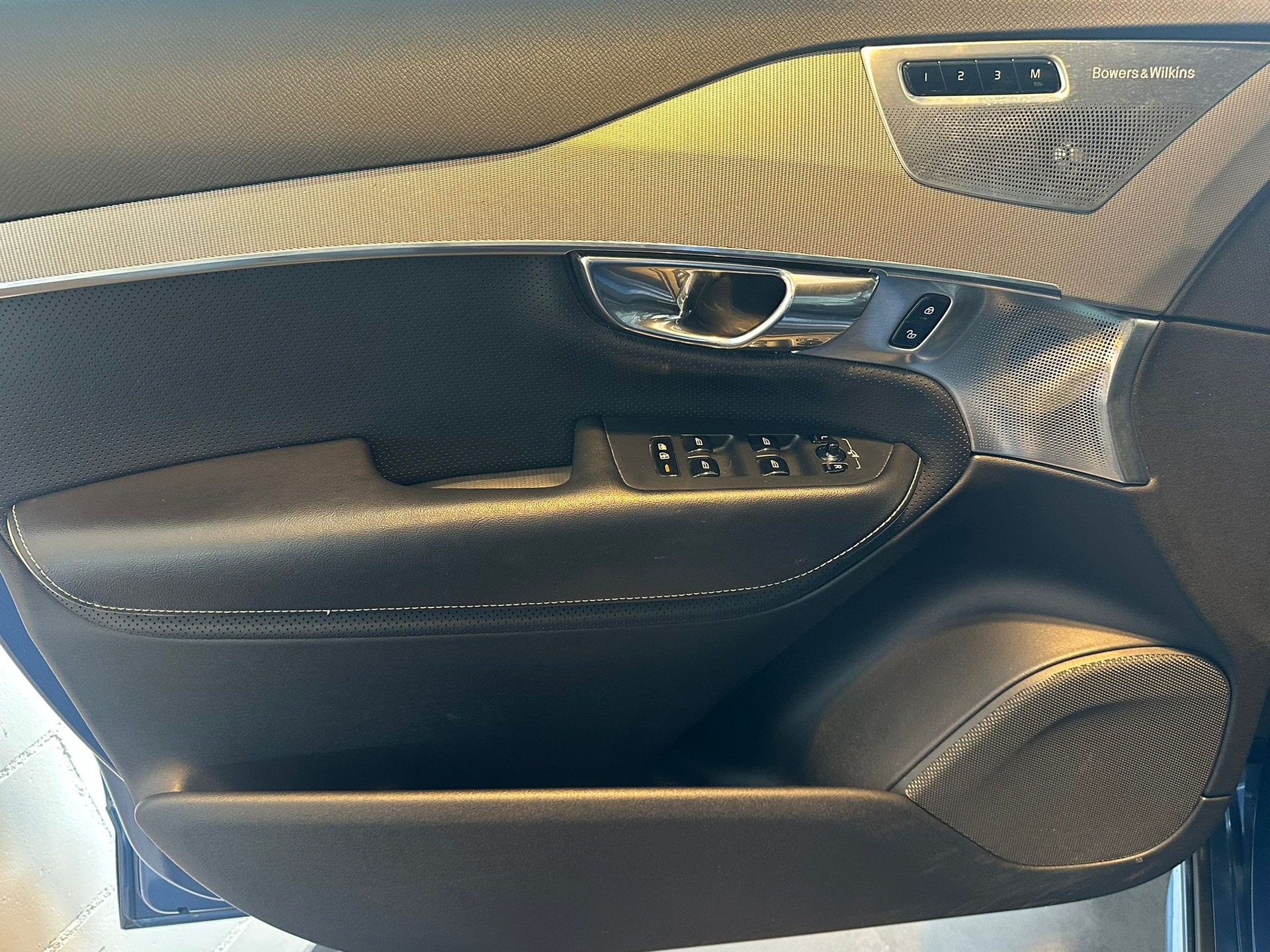 VOLVO XC90 T6 AWD R-Design Geartronic-image-22