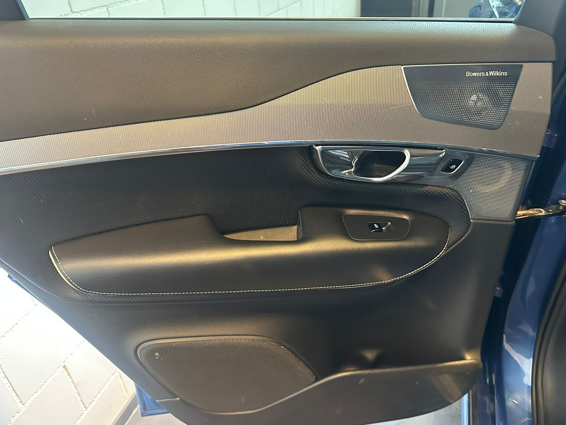 VOLVO XC90 T6 AWD R-Design Geartronic-image-23
