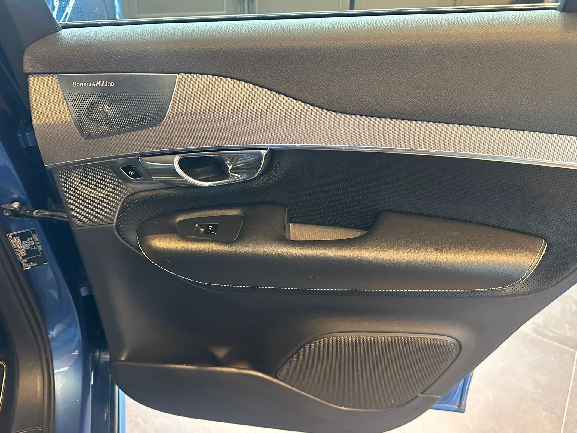 VOLVO XC90 T6 AWD R-Design Geartronic-image-25