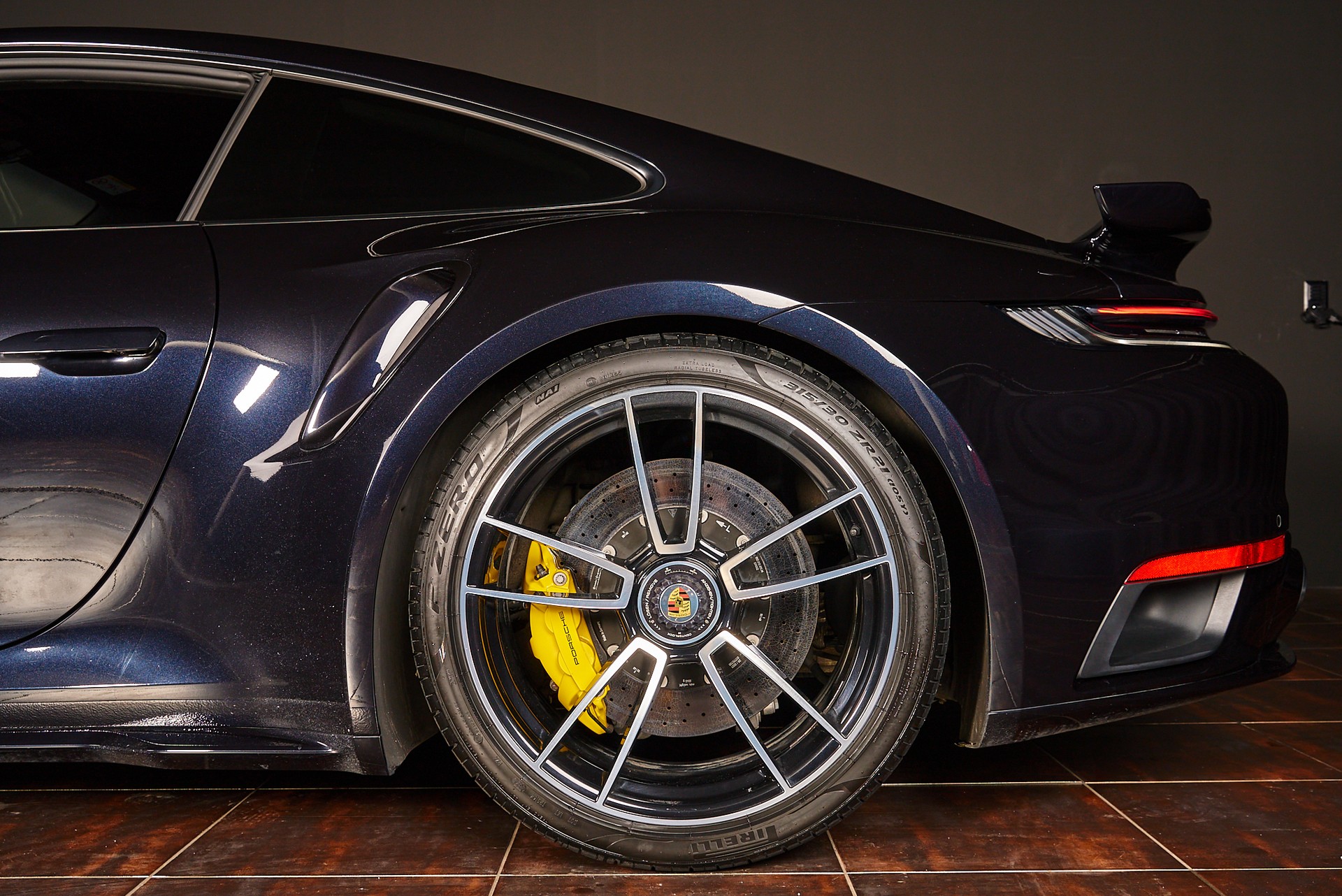 PORSCHE 911 Turbo S PDK-image-3