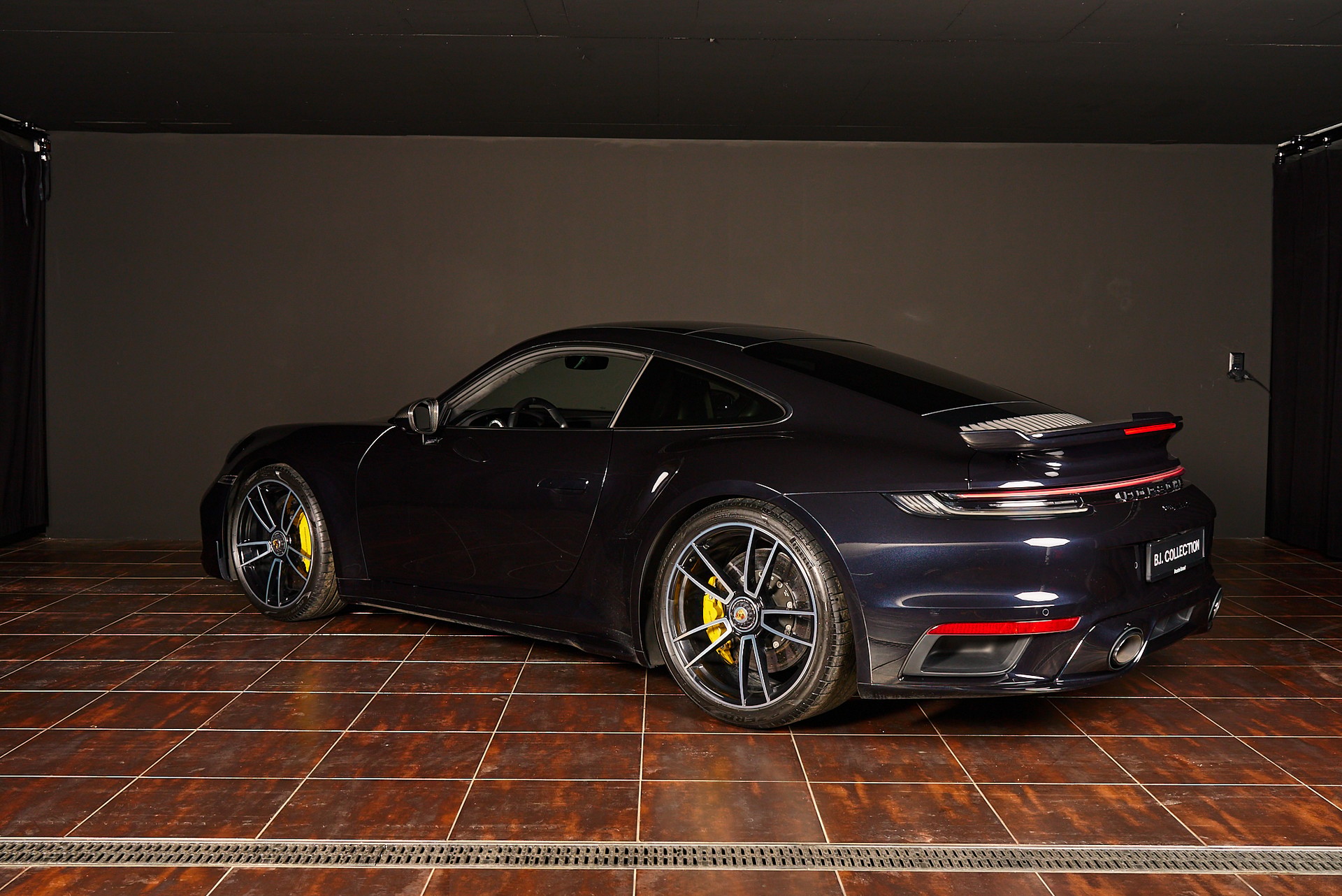 PORSCHE 911 Turbo S PDK-image-9