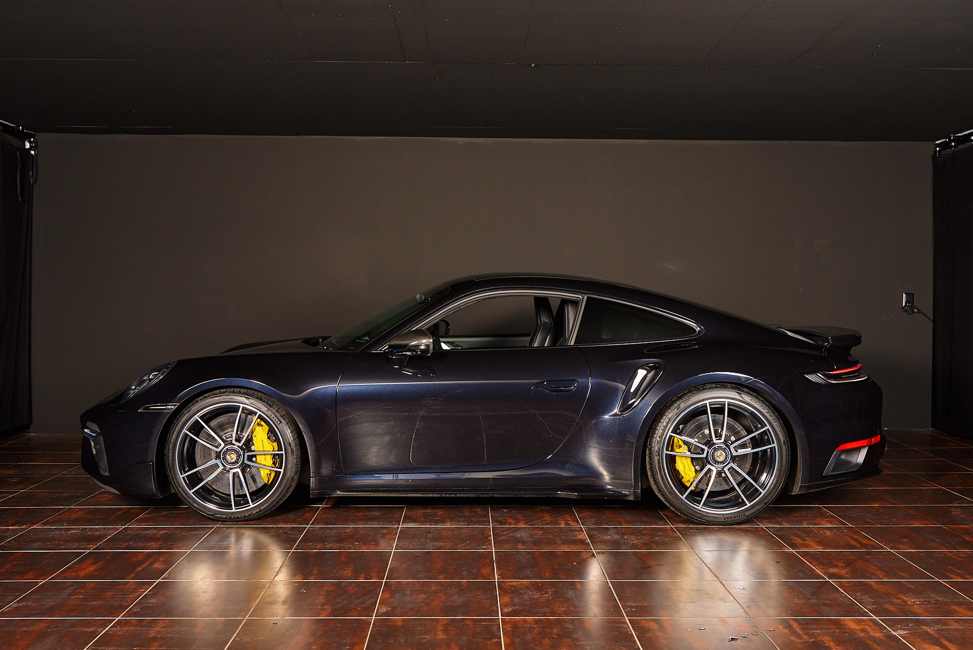 PORSCHE 911 Turbo S PDK-image-2