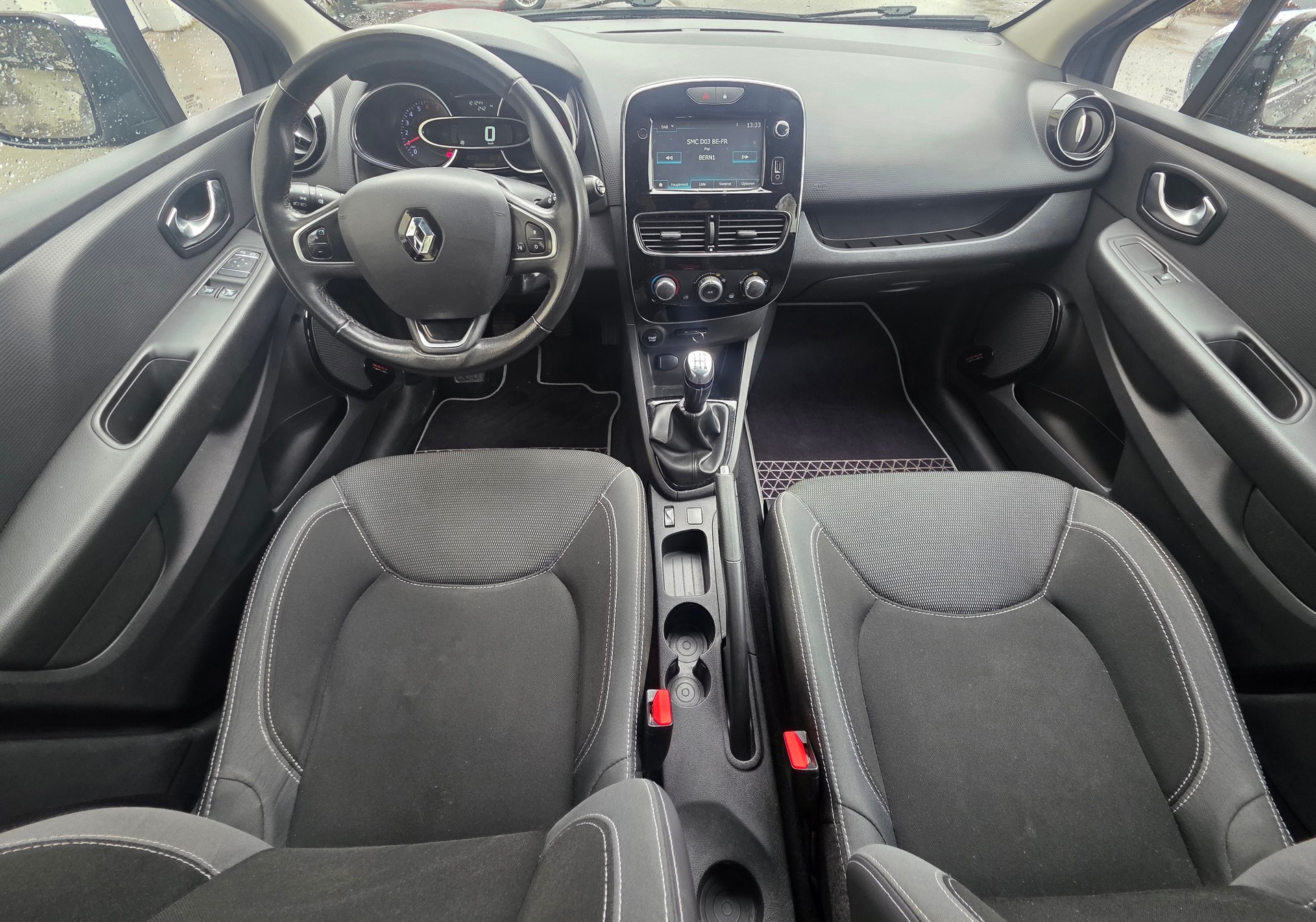 RENAULT Clio 0.9 12V Intens-image-8
