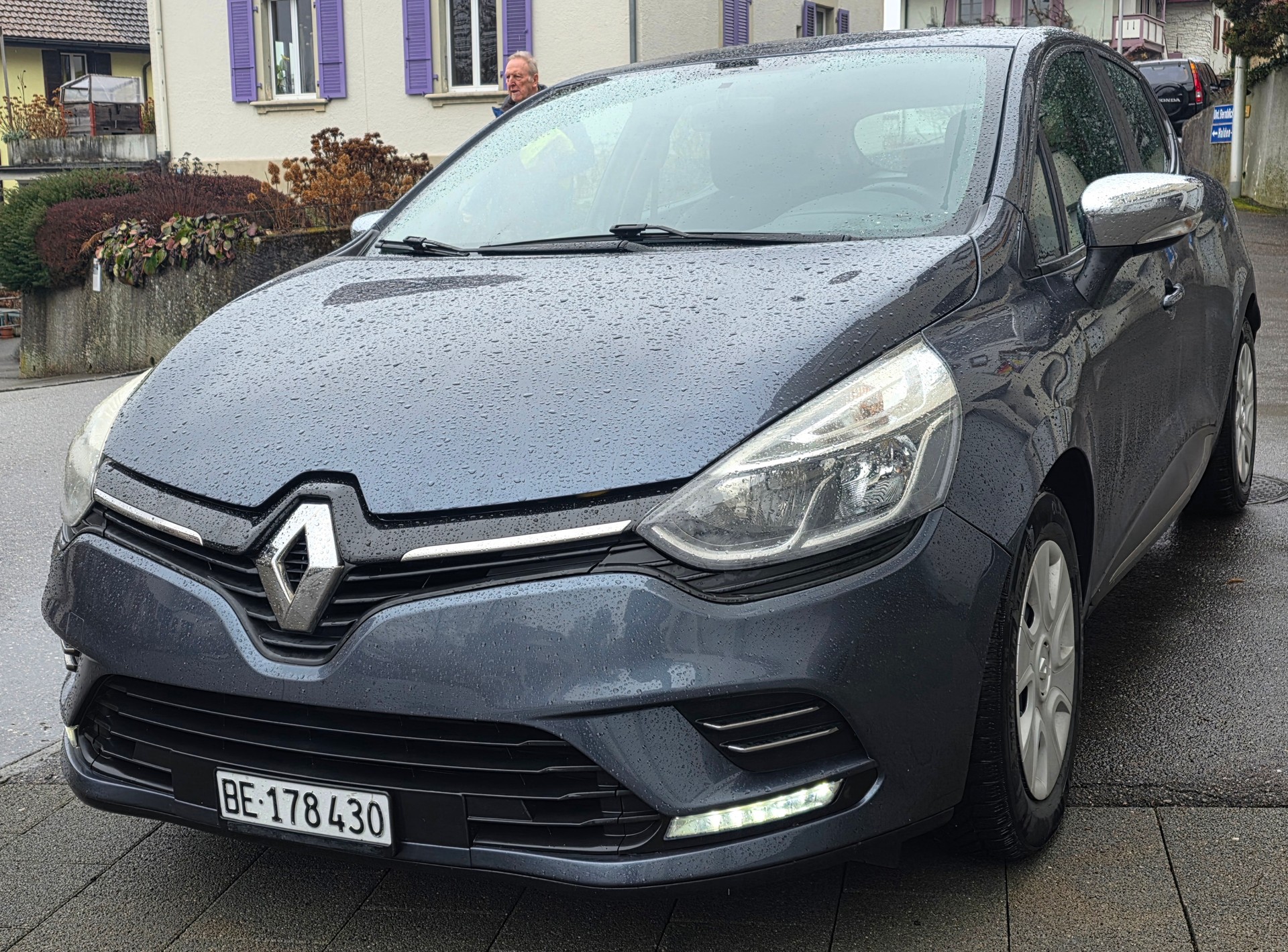 RENAULT Clio 0.9 12V Intens-image-0