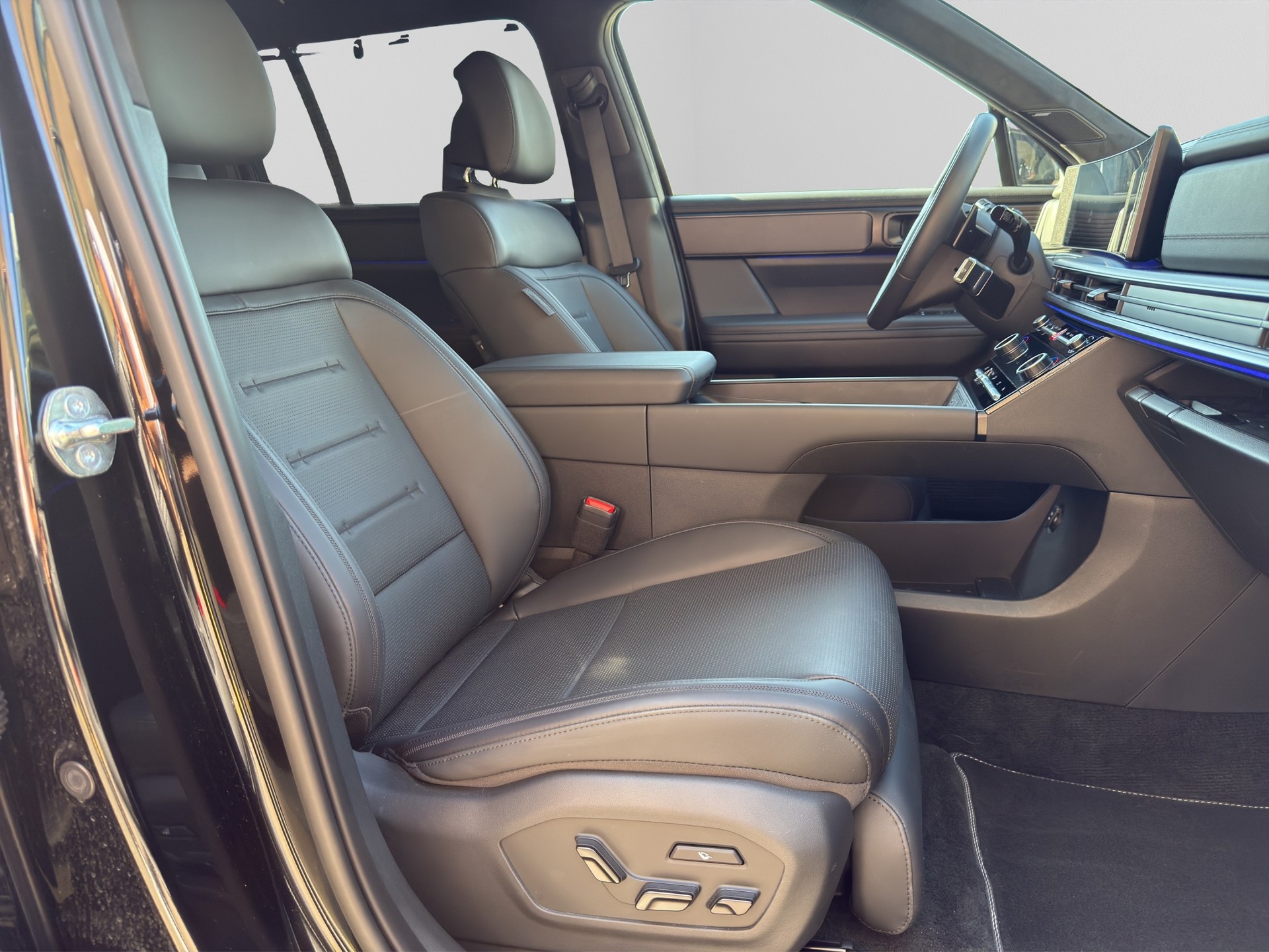 HYUNDAI Santa Fe 1.6 T-GDi HEV Calligraphy 4WD Automatic-image-17