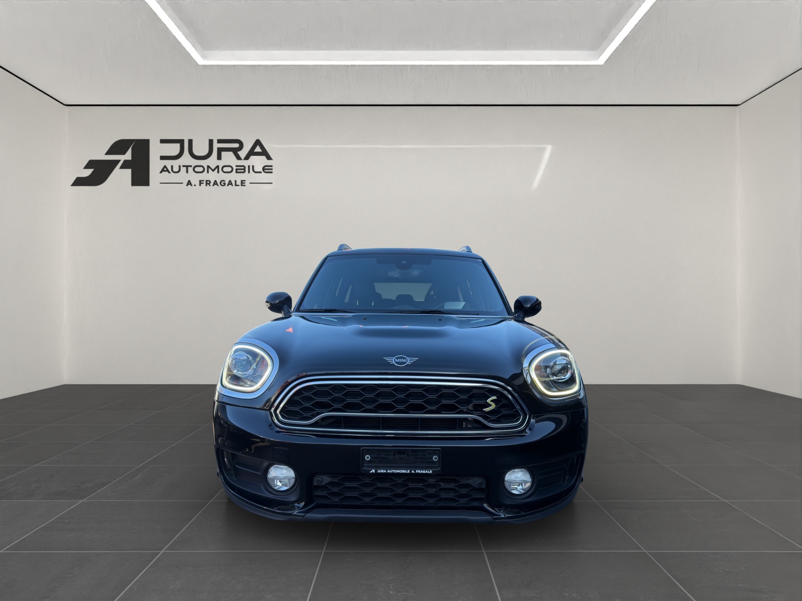 MINI Countryman F60 1.5i Cooper S E ALL4-image-2