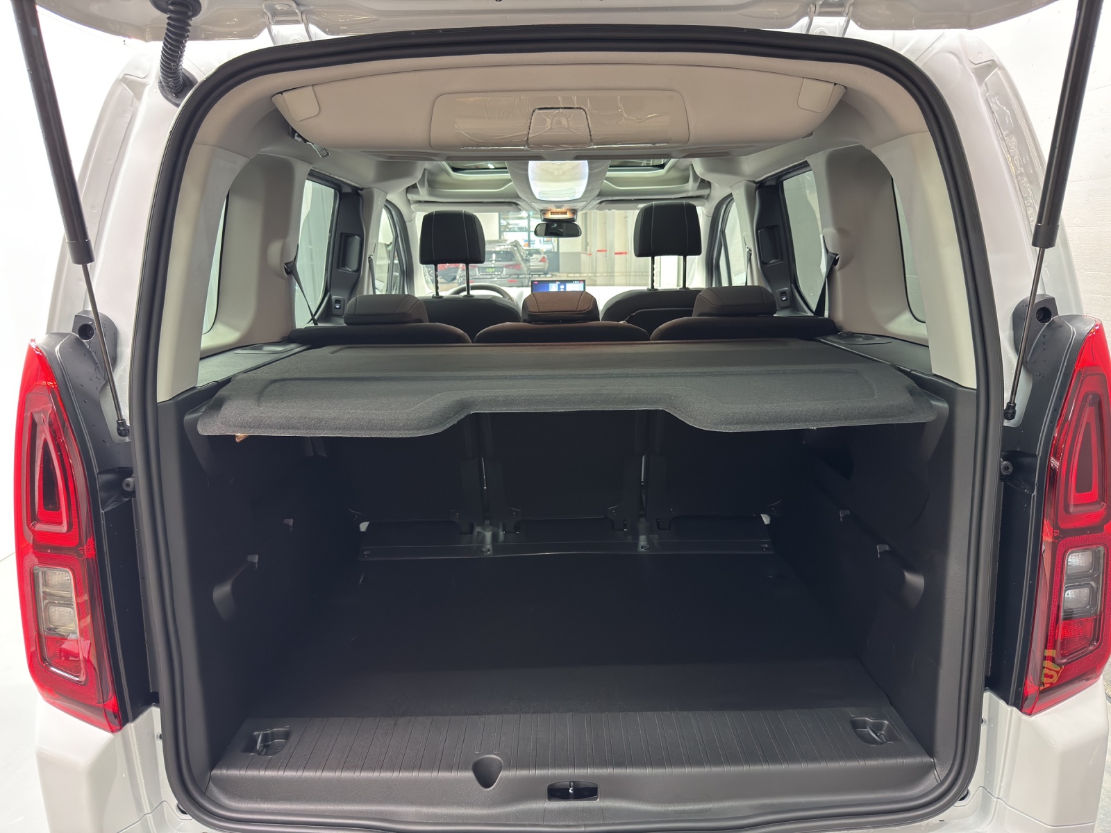 FIAT E-Doblo Lounge-image-10