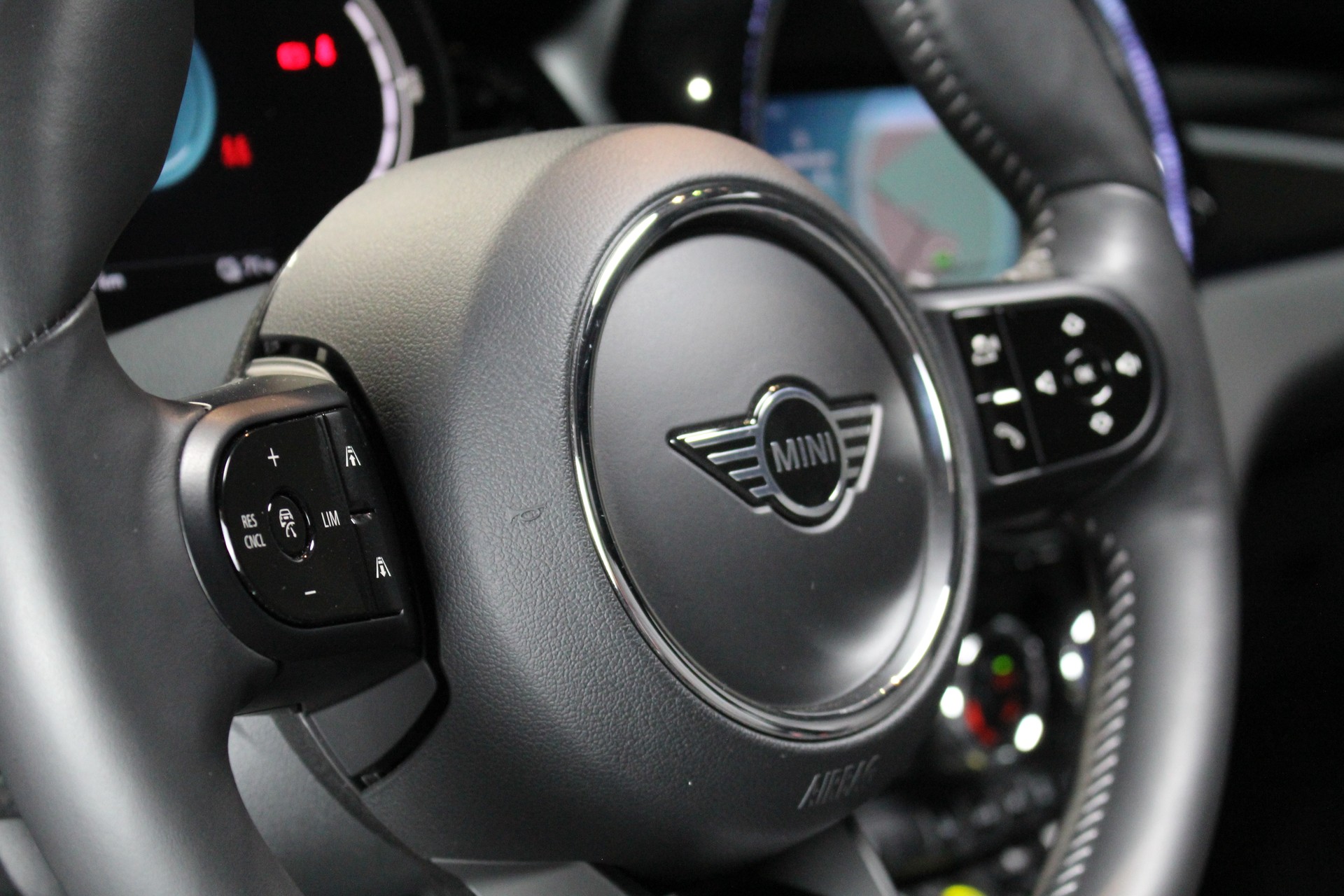 MINI Cooper SE-image-7