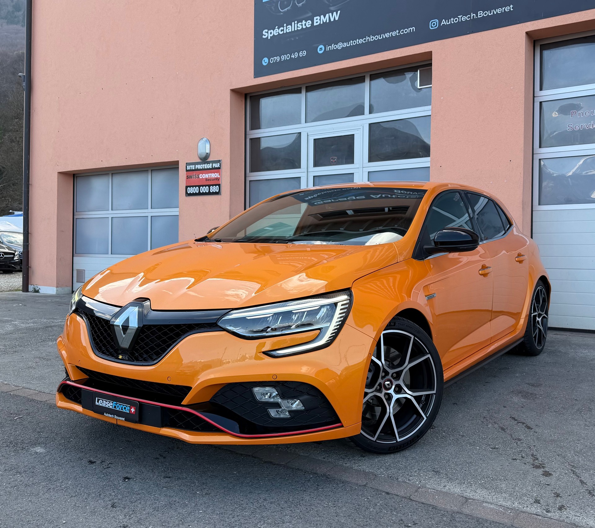 RENAULT Mégane Trophy 300 EDC-showroom-element-1
