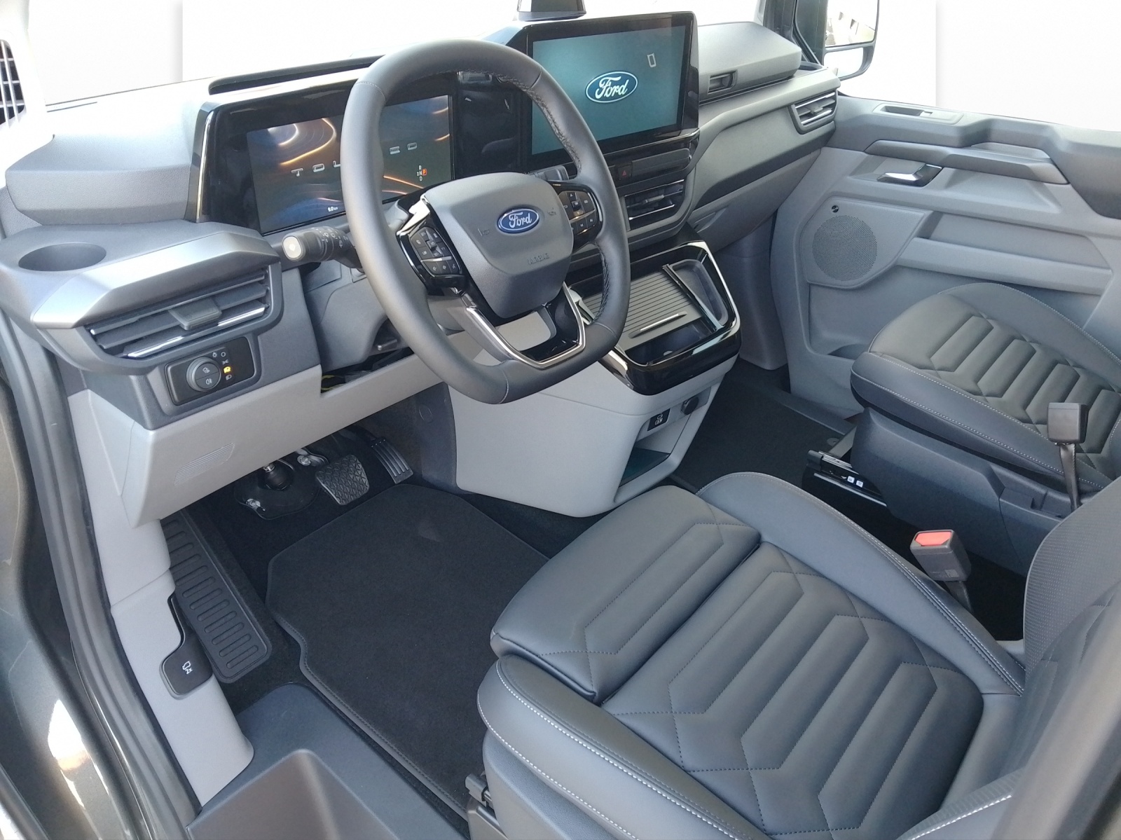 FORD Tourneo Custom Bus 320 L1 2.0 EcoBlue 170 Titanium X 4x4-image-5