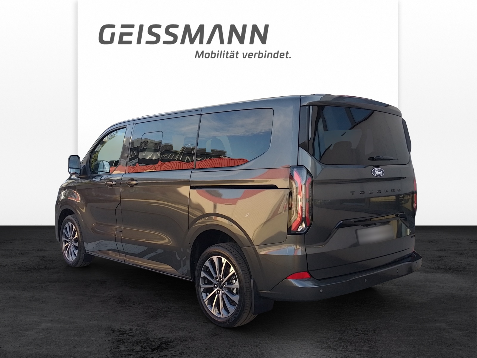 FORD Tourneo Custom Bus 320 L1 2.0 EcoBlue 170 Titanium X 4x4-image-2