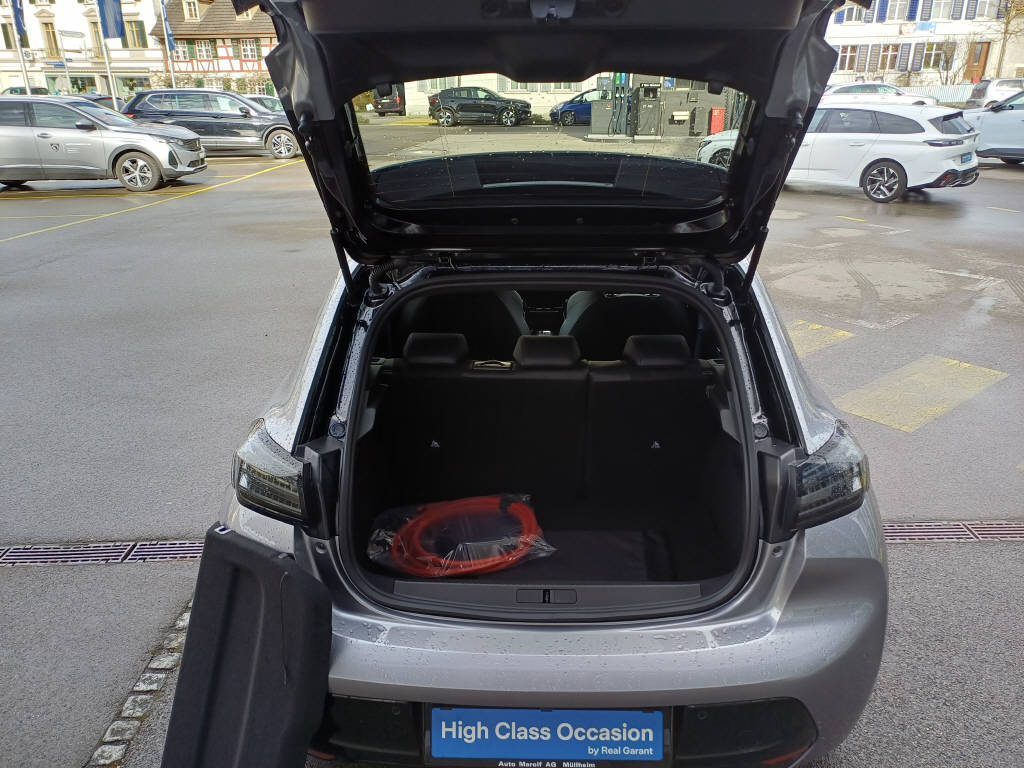PEUGEOT 208 e-GT-image-2