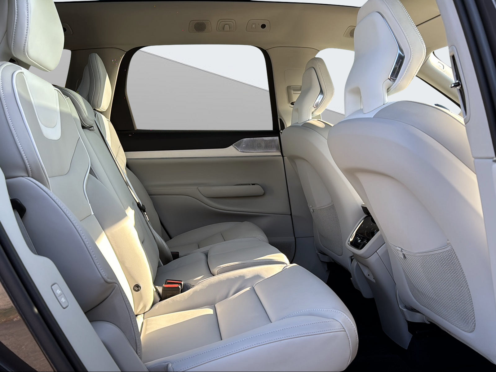 VOLVO EX 90 Twin Performance Ultra AWDD-image-10