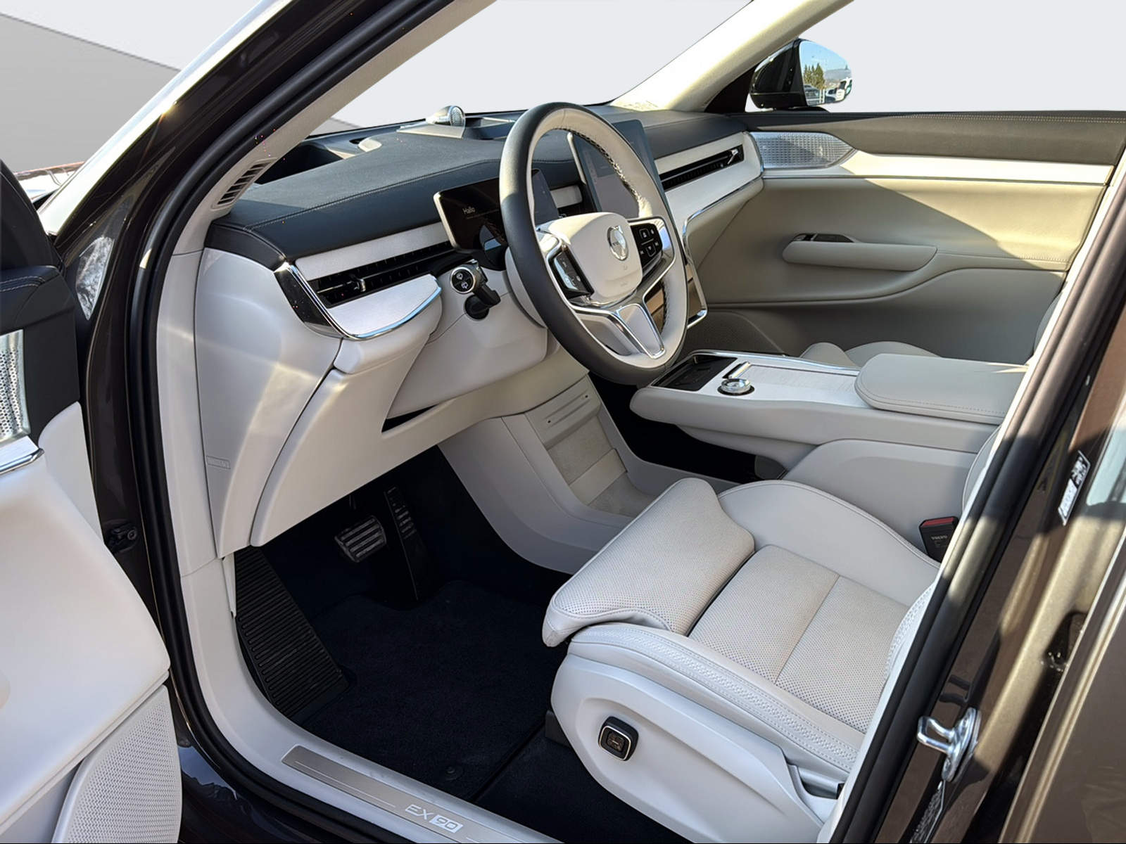 VOLVO EX 90 Twin Performance Ultra AWDD-image-9