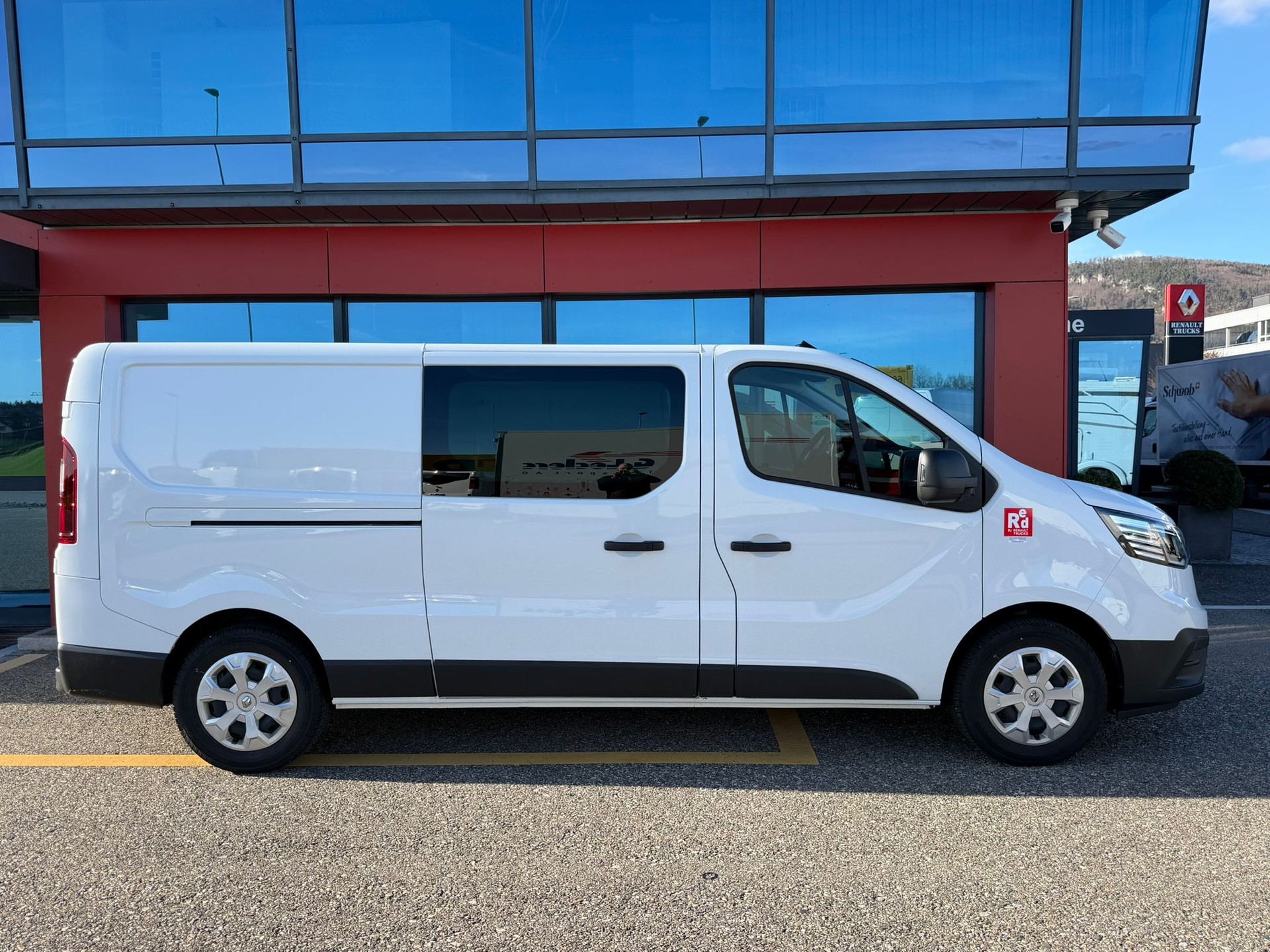 RENAULT Trafic EV52 22kW L2H1-image-2