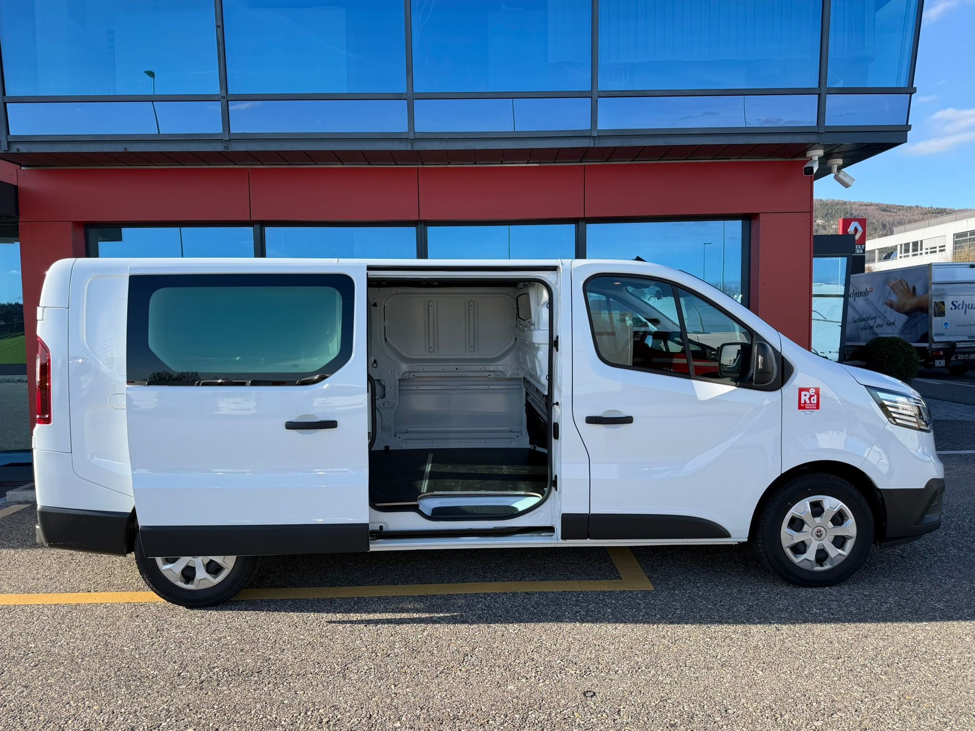 RENAULT Trafic EV52 22kW L2H1-image-3