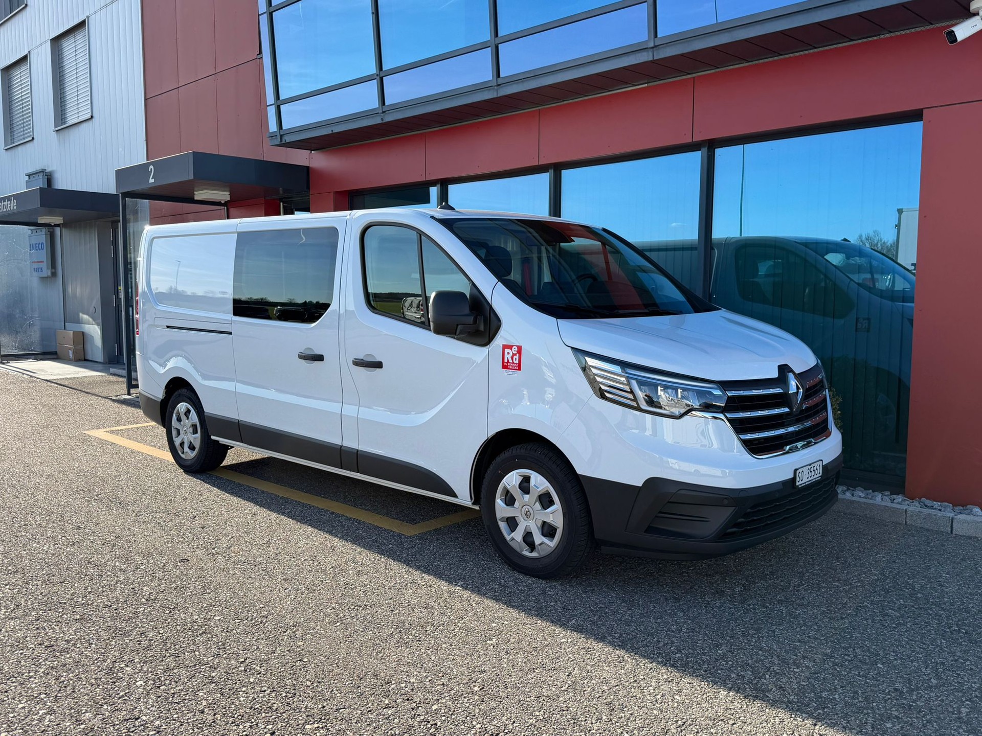 RENAULT Trafic EV52 22kW L2H1-image-0