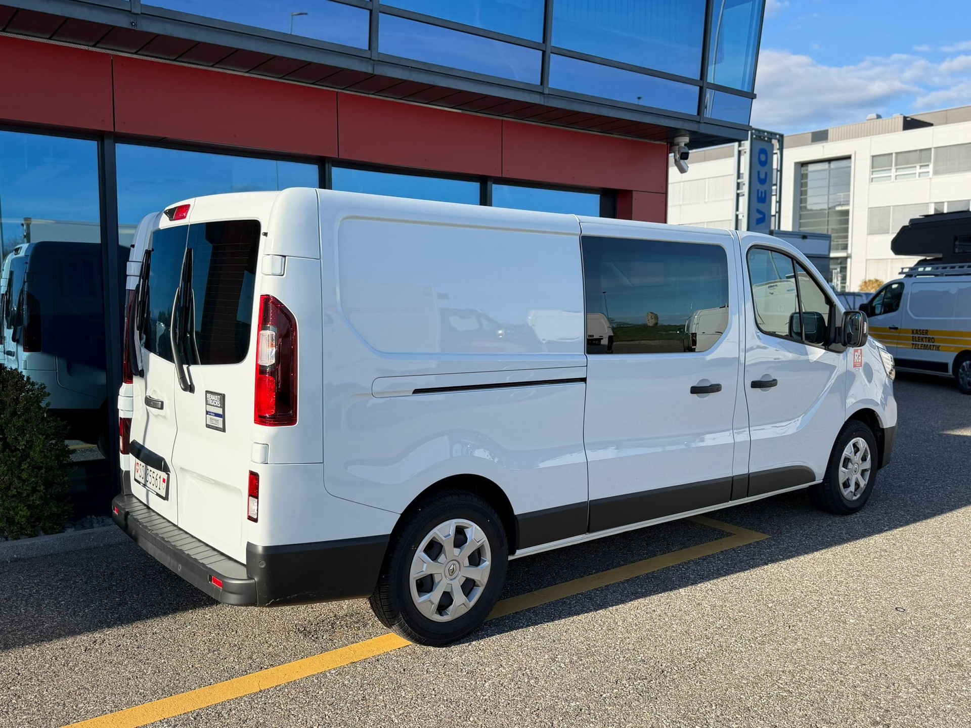 RENAULT Trafic EV52 22kW L2H1-image-4