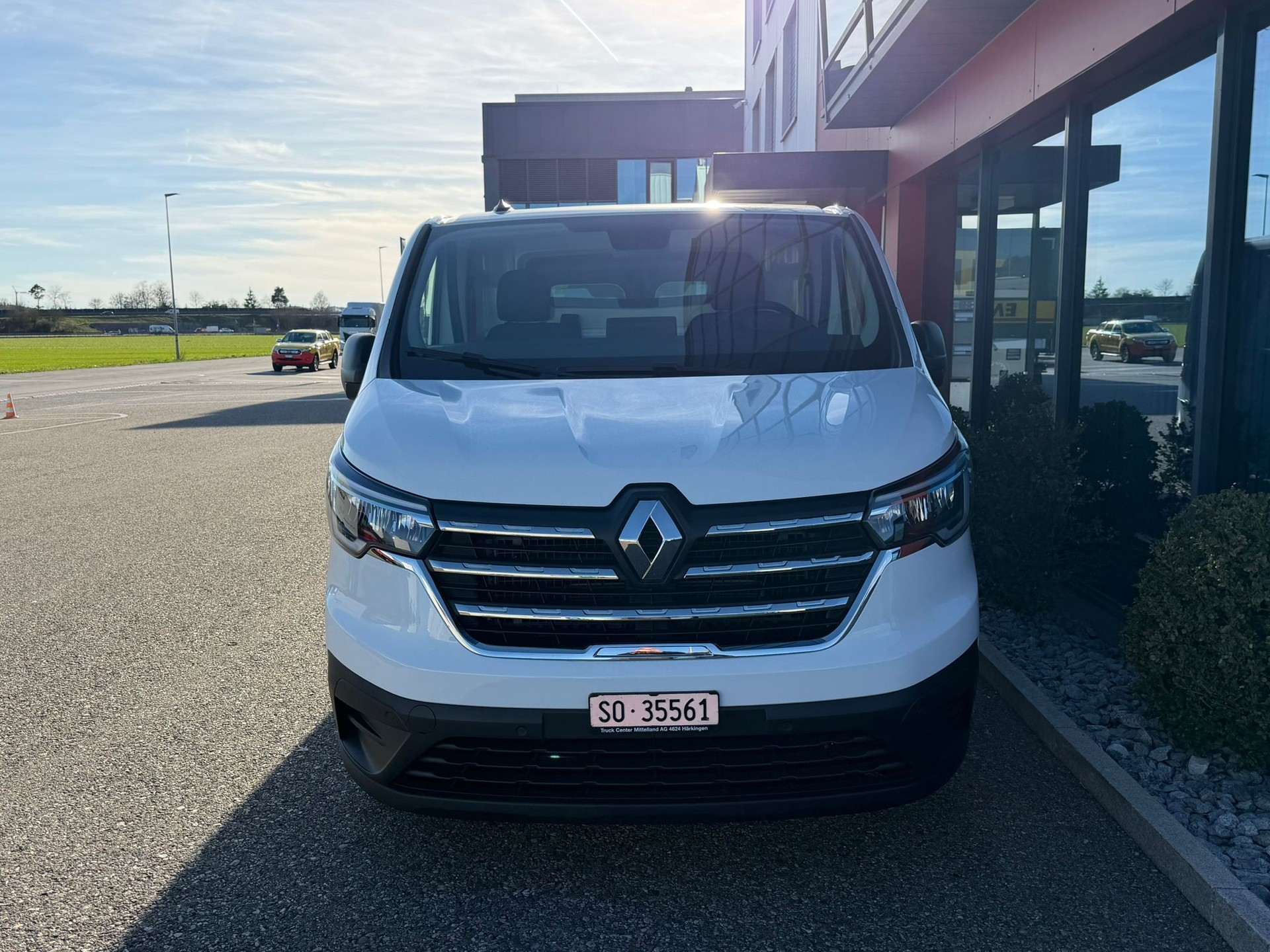 RENAULT Trafic EV52 22kW L2H1-image-1