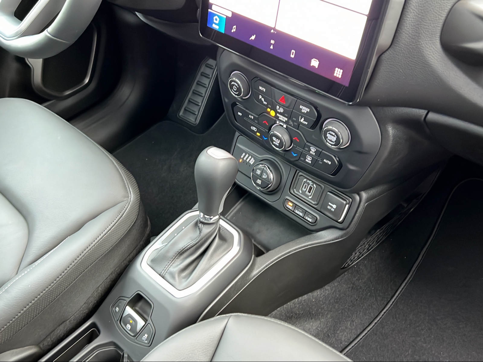 JEEP Renegade 1.3 Summit 4xe-image-10