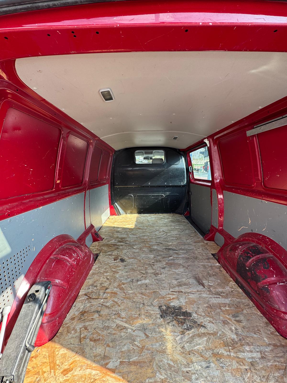 VW T5 2.0 TDI-image-15