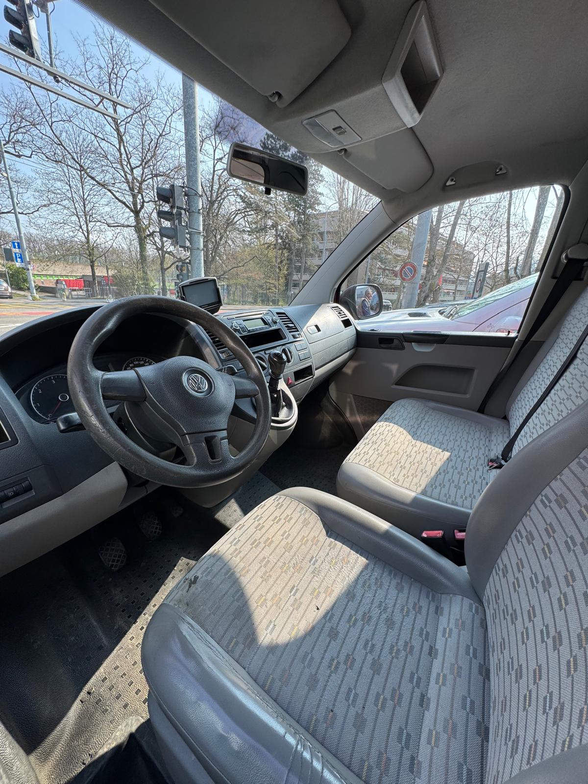 VW T5 2.0 TDI-image-18