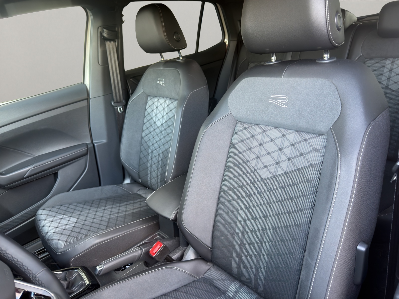 VW T-Cross 1.5 TSI R-Line DSG-image-12