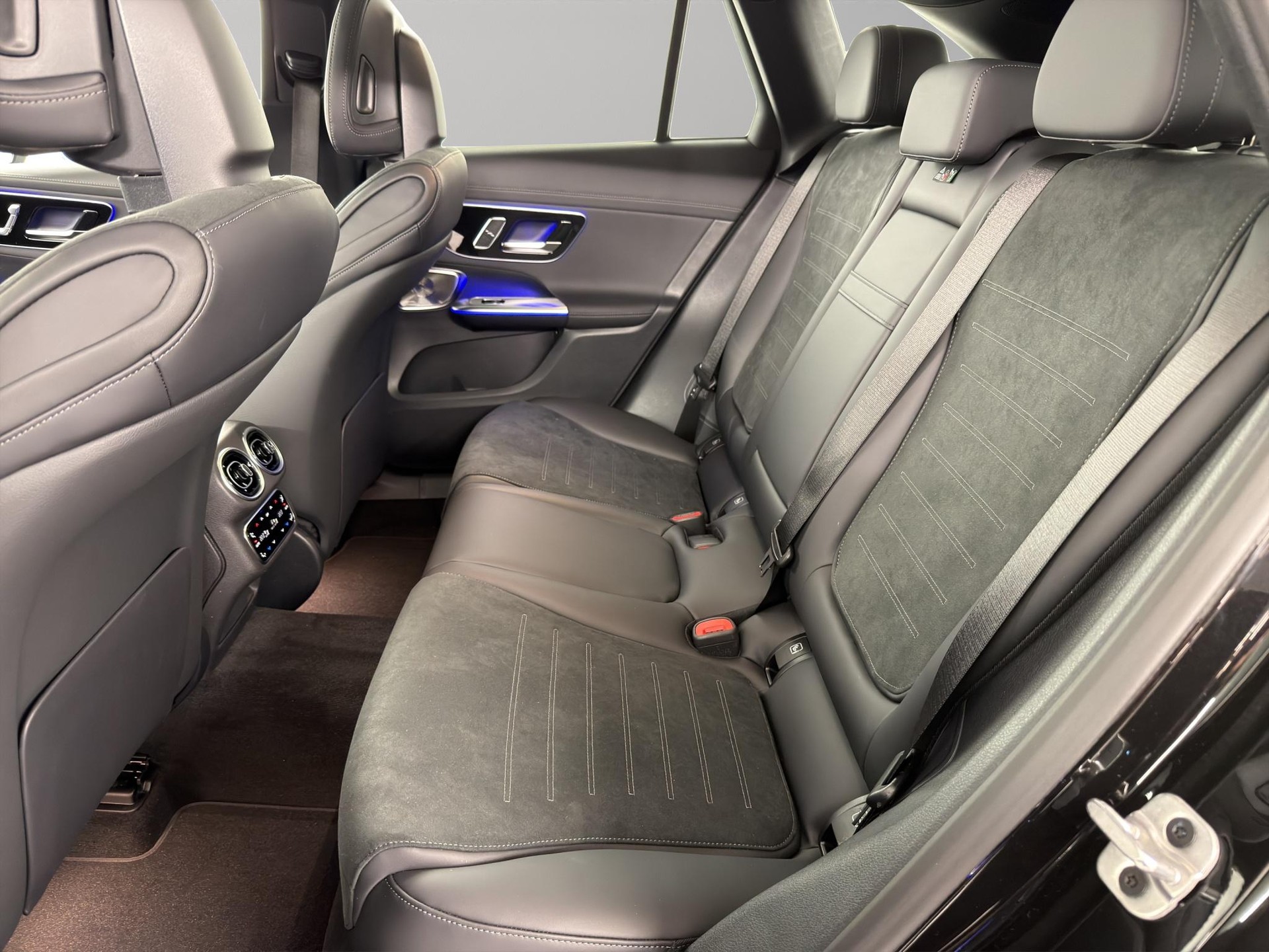 MERCEDES-BENZ GLC 450 d AMG Line 4matic-image-8