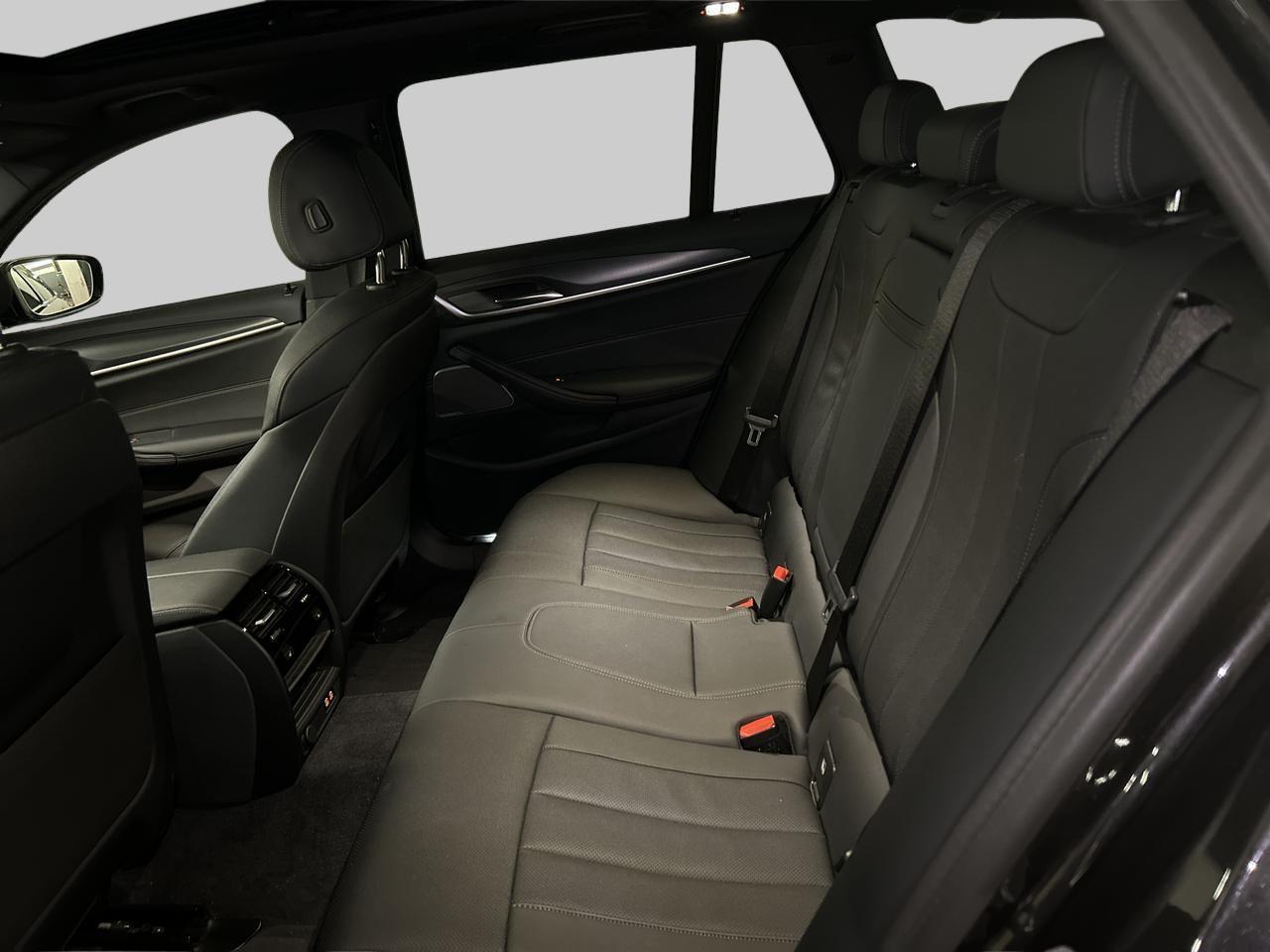 BMW 530e xDrive Touring M Sport-image-17
