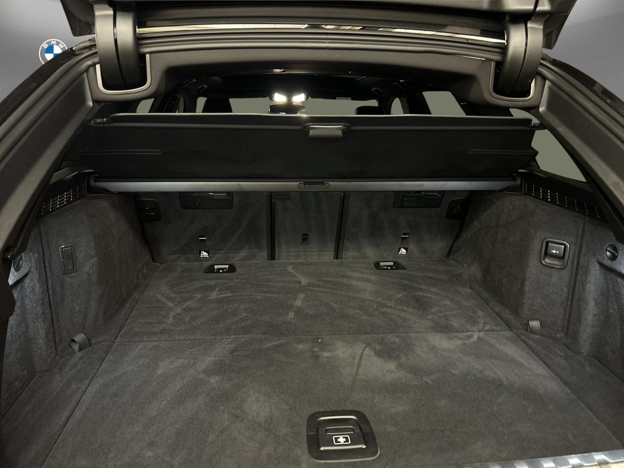 BMW 530e xDrive Touring M Sport-image-10
