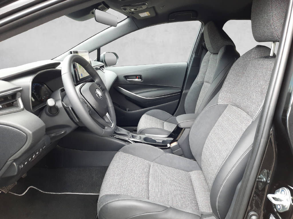 TOYOTA Corolla Touring Sports 2.0 HSD Swiss Edition-image-8