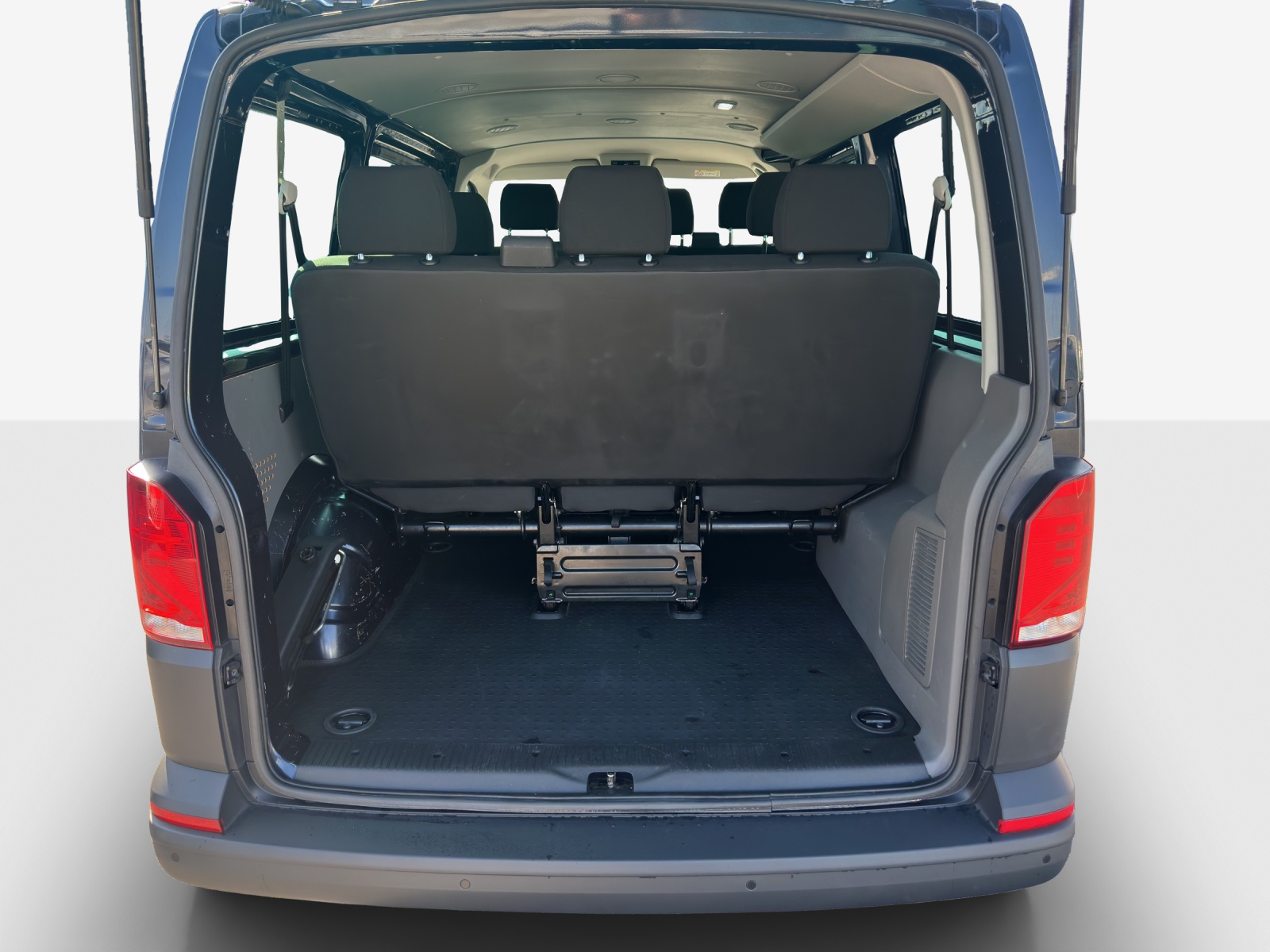 VW T6.1 2.0 TDI DSG-image-12
