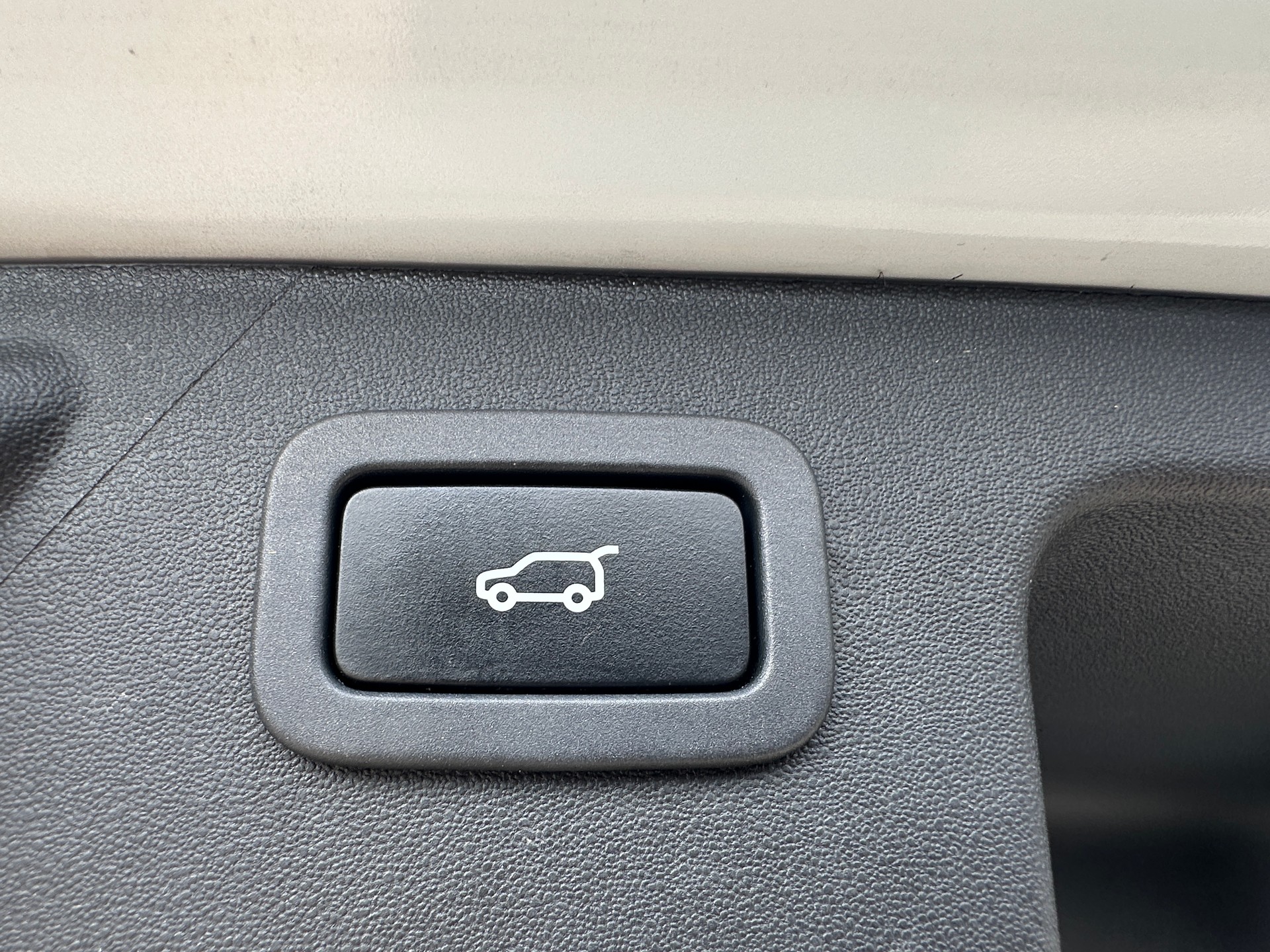 LAND ROVER Discovery Sport 2.0 SD4 Dynamic AT9-image-10