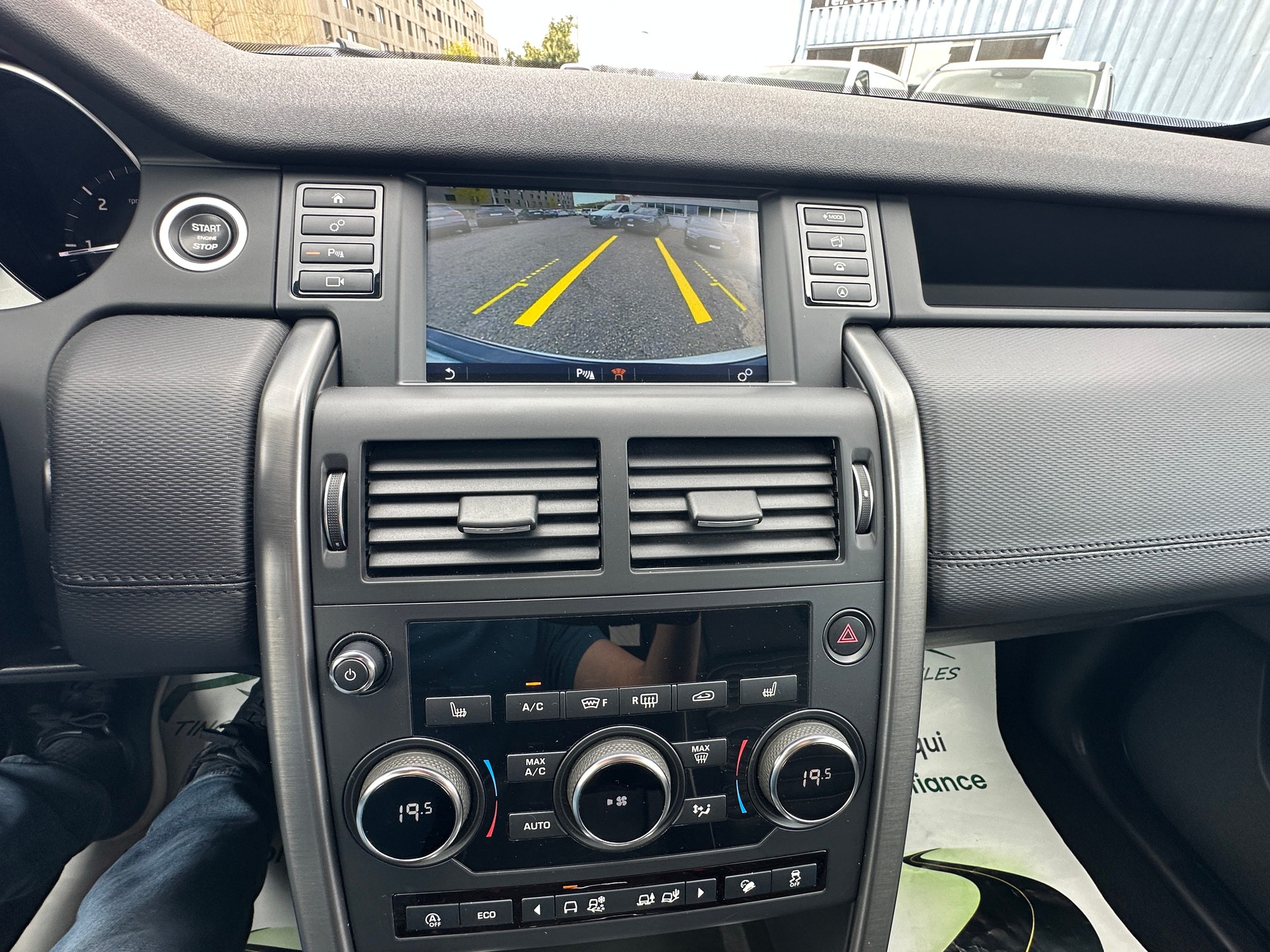 LAND ROVER Discovery Sport 2.0 SD4 Dynamic AT9-image-17
