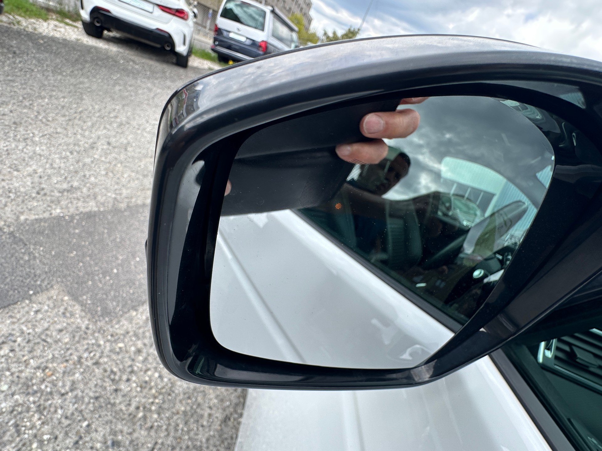 LAND ROVER Discovery Sport 2.0 SD4 Dynamic AT9-image-14