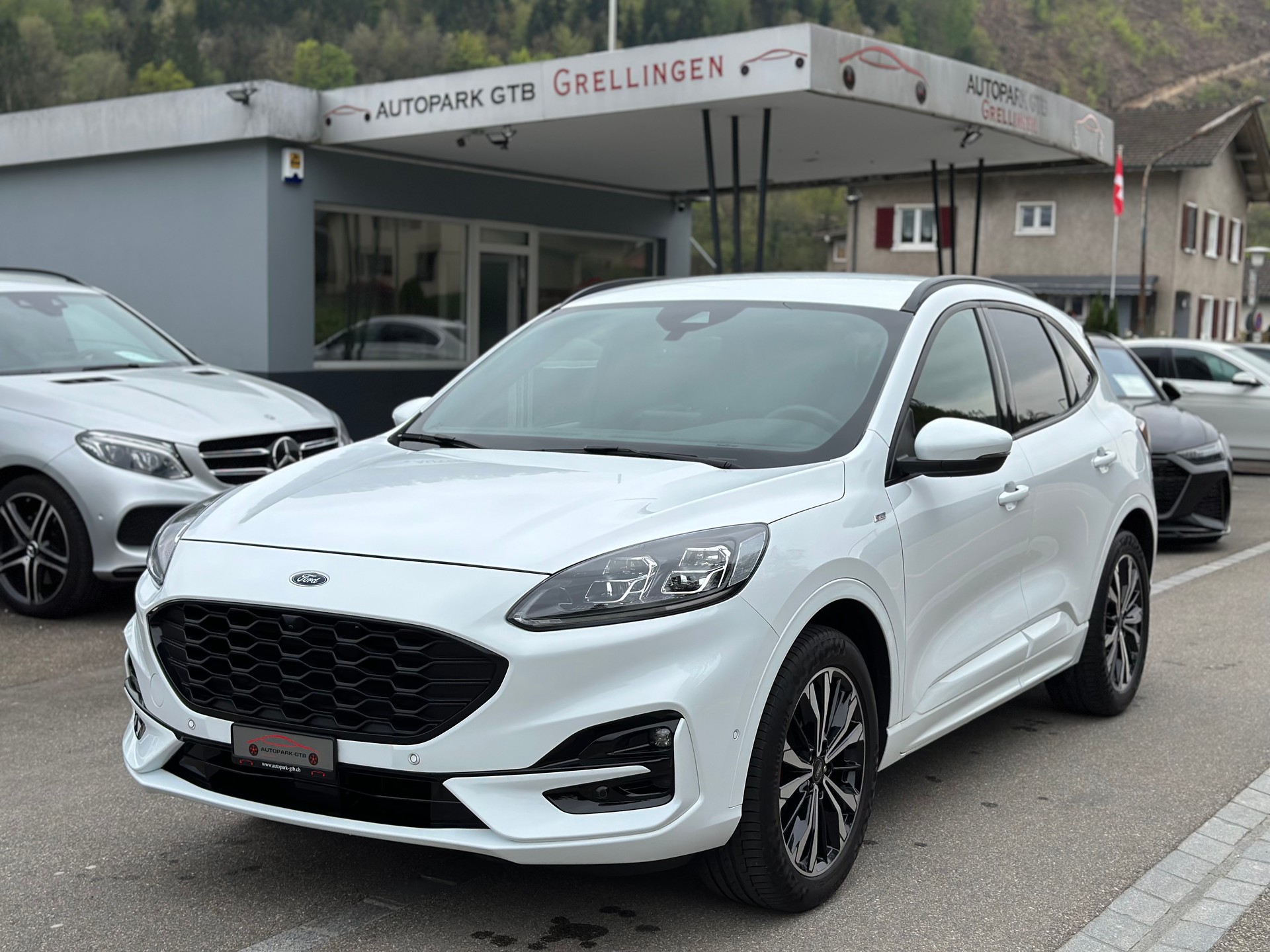 FORD Kuga 2.0 TDCi EcoBlue ST-Line X 4WD-image-0