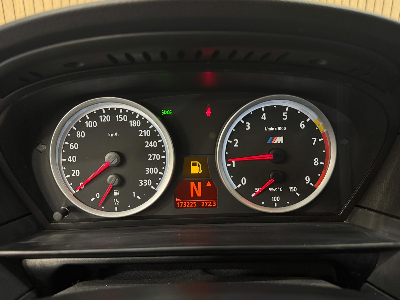 BMW M5-image-10