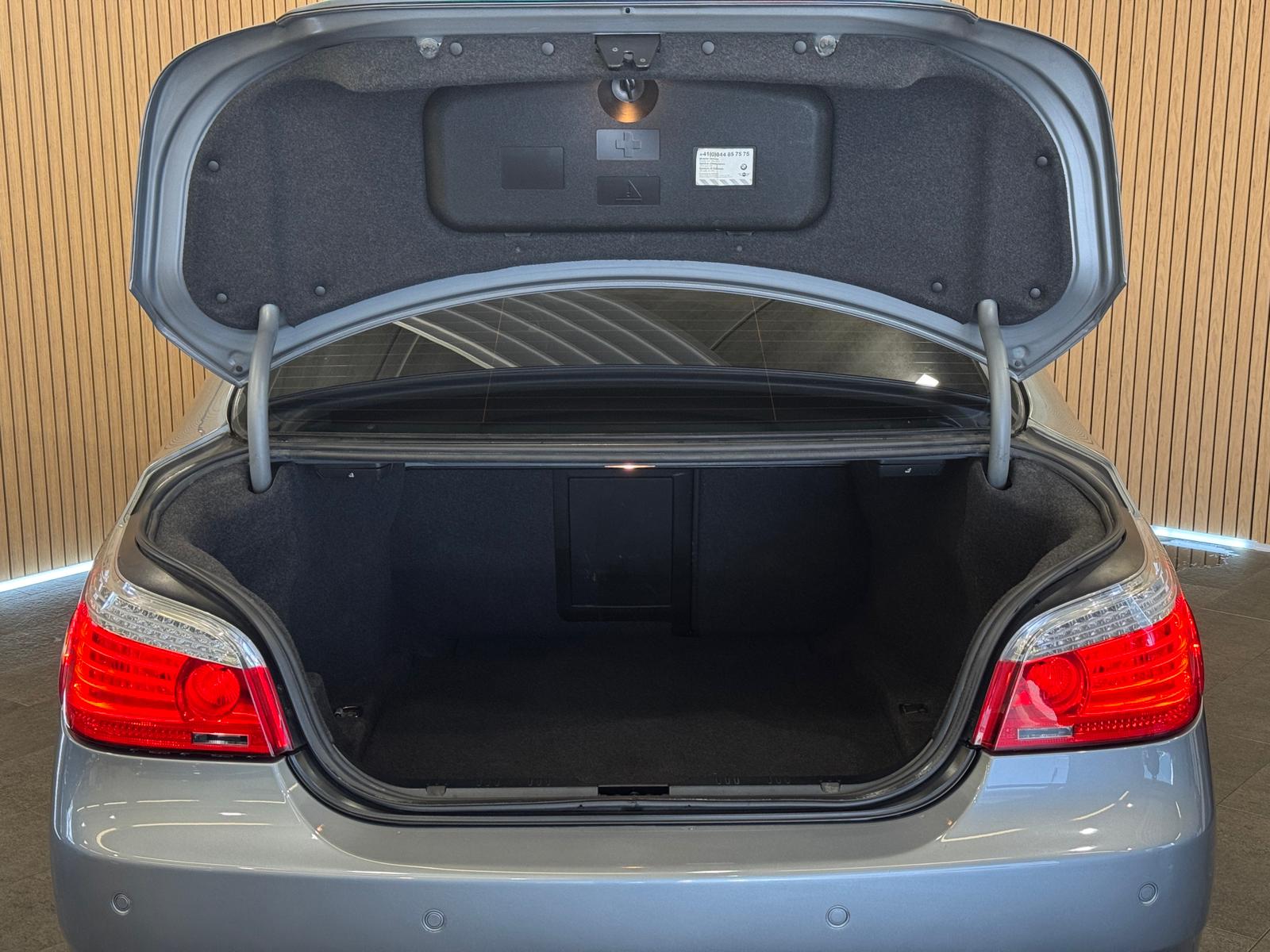 BMW M5-image-5