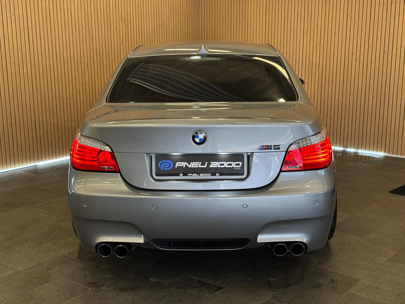 BMW M5-image-4