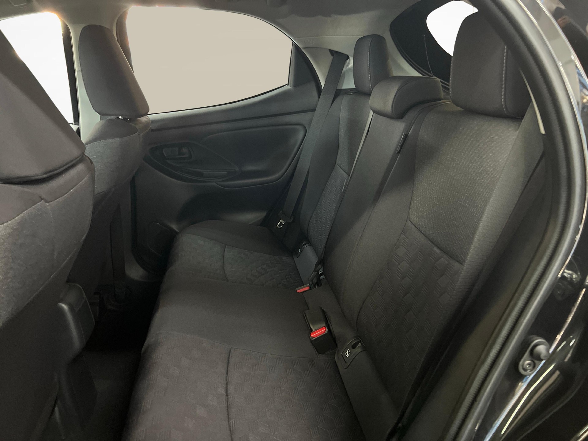 TOYOTA Yaris 1.5 VVT-i HSD Trend-image-10
